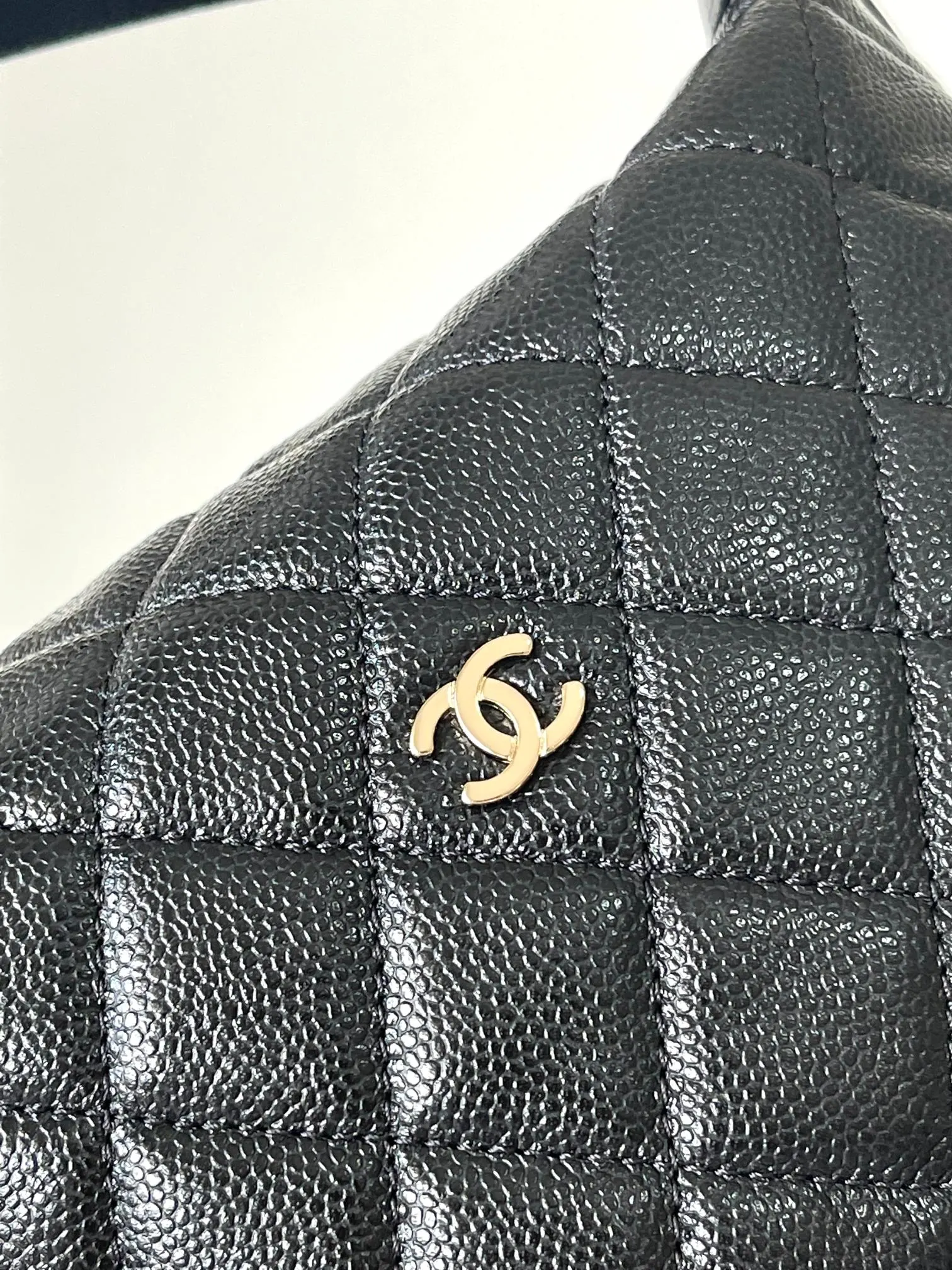 Chanel 魚子醬牛皮19 Bag鏈條包 單肩斜挎(數字8) Chanel 魚子醬牛皮19 Bag鏈條包 單肩斜挎(數字8)