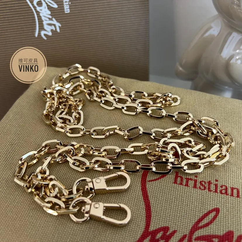黑色 Christian Louboutin Bet 鏈條包 精致鏈條款