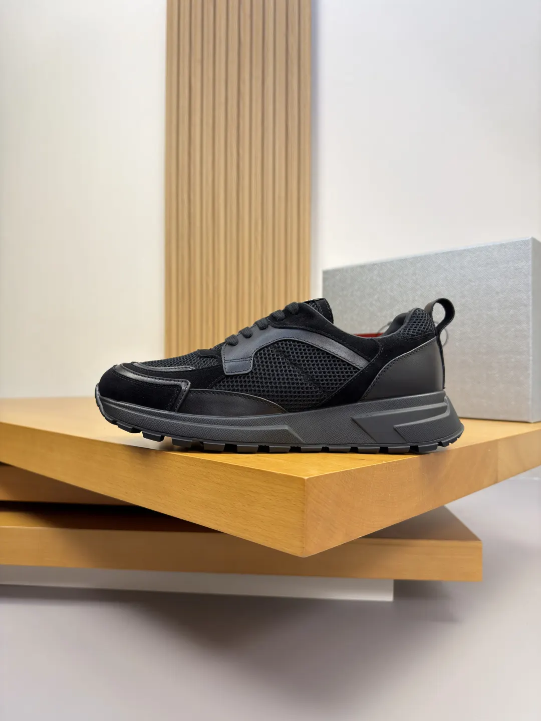 Prada 牛皮 帆布 Logo 运动鞋 休闲运动