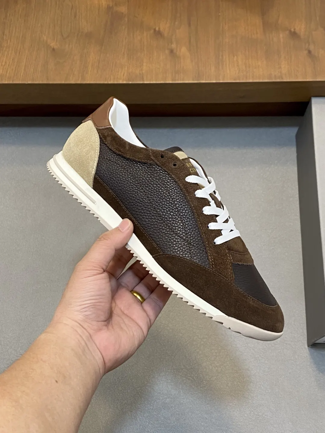 Brunello Cucinelli SS 白色 運動鞋 休閒百搭款(數字4) Brunello Cucinelli SS 白色 運動鞋 休閒百搭款(數字4)