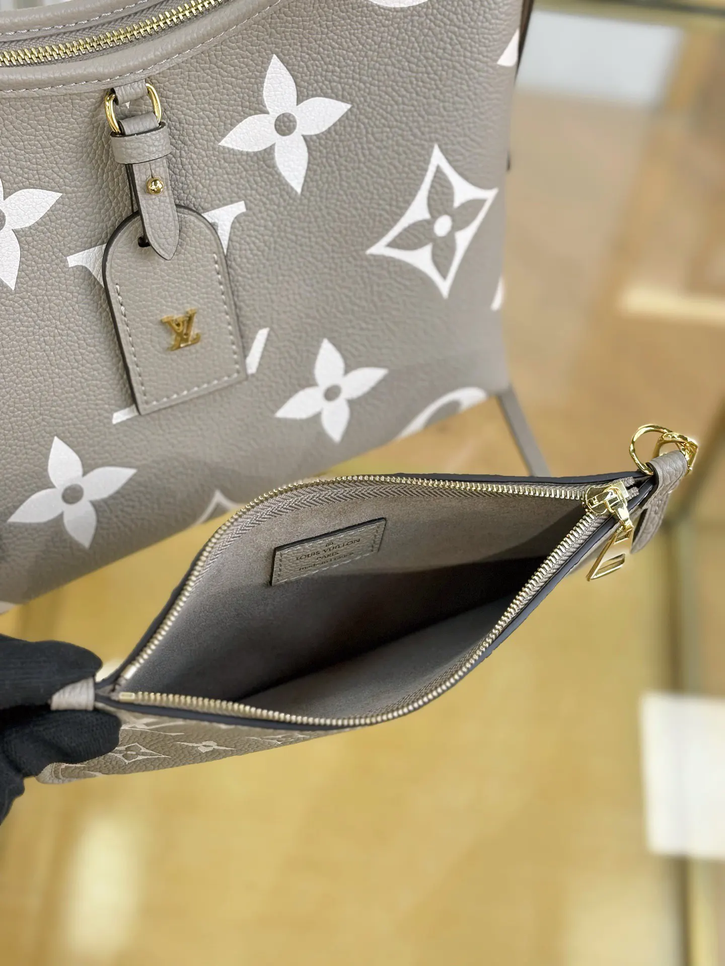 CarryAll 牛皮 斜背包 輕便斜挎款