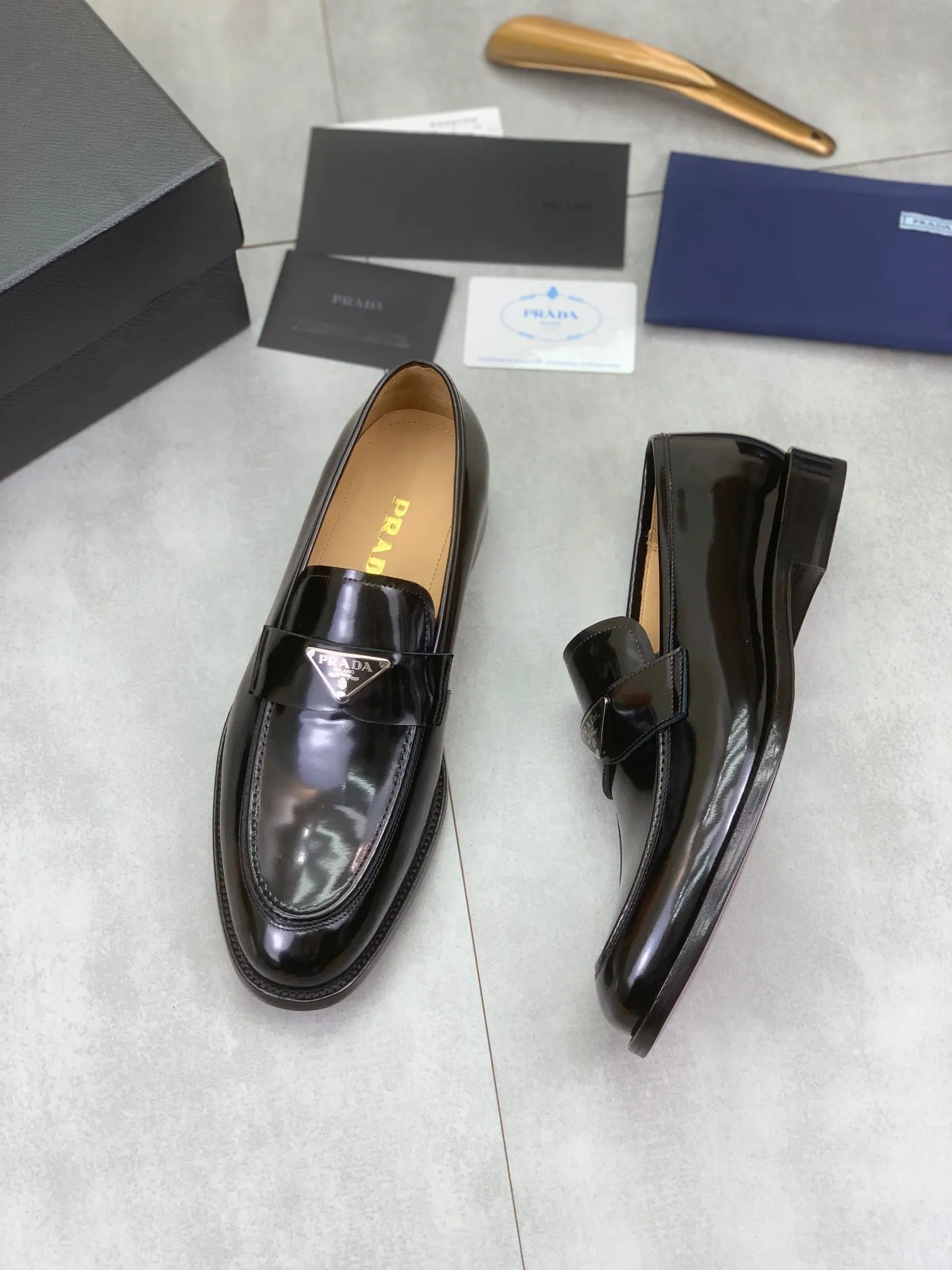 PRADA 牛皮 休闲鞋 舒适百搭款