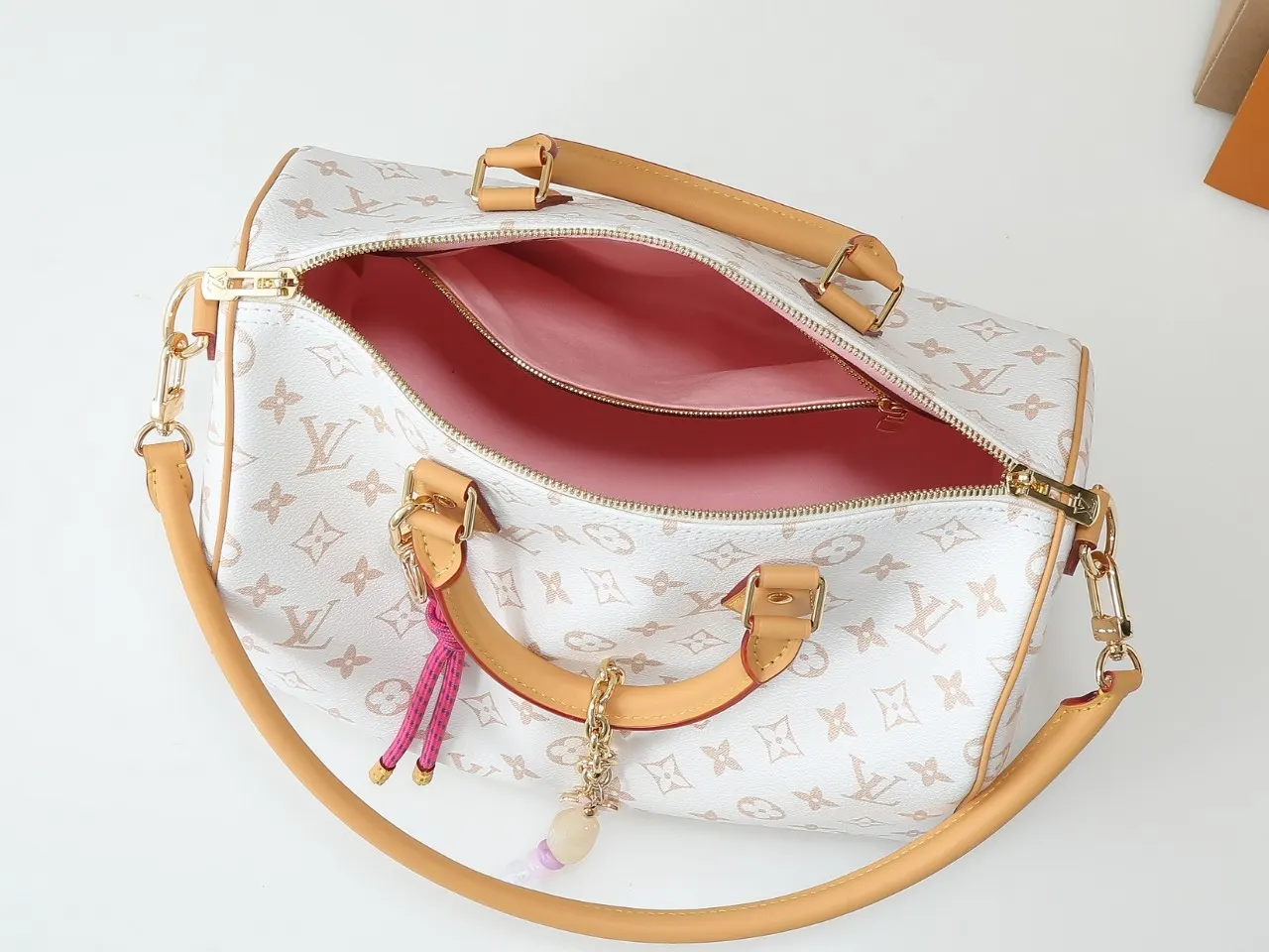 LV Speedy 牛皮 收納包 旅行收納款(數字9) LV Speedy 牛皮 收納包 旅行收納款(數字9)