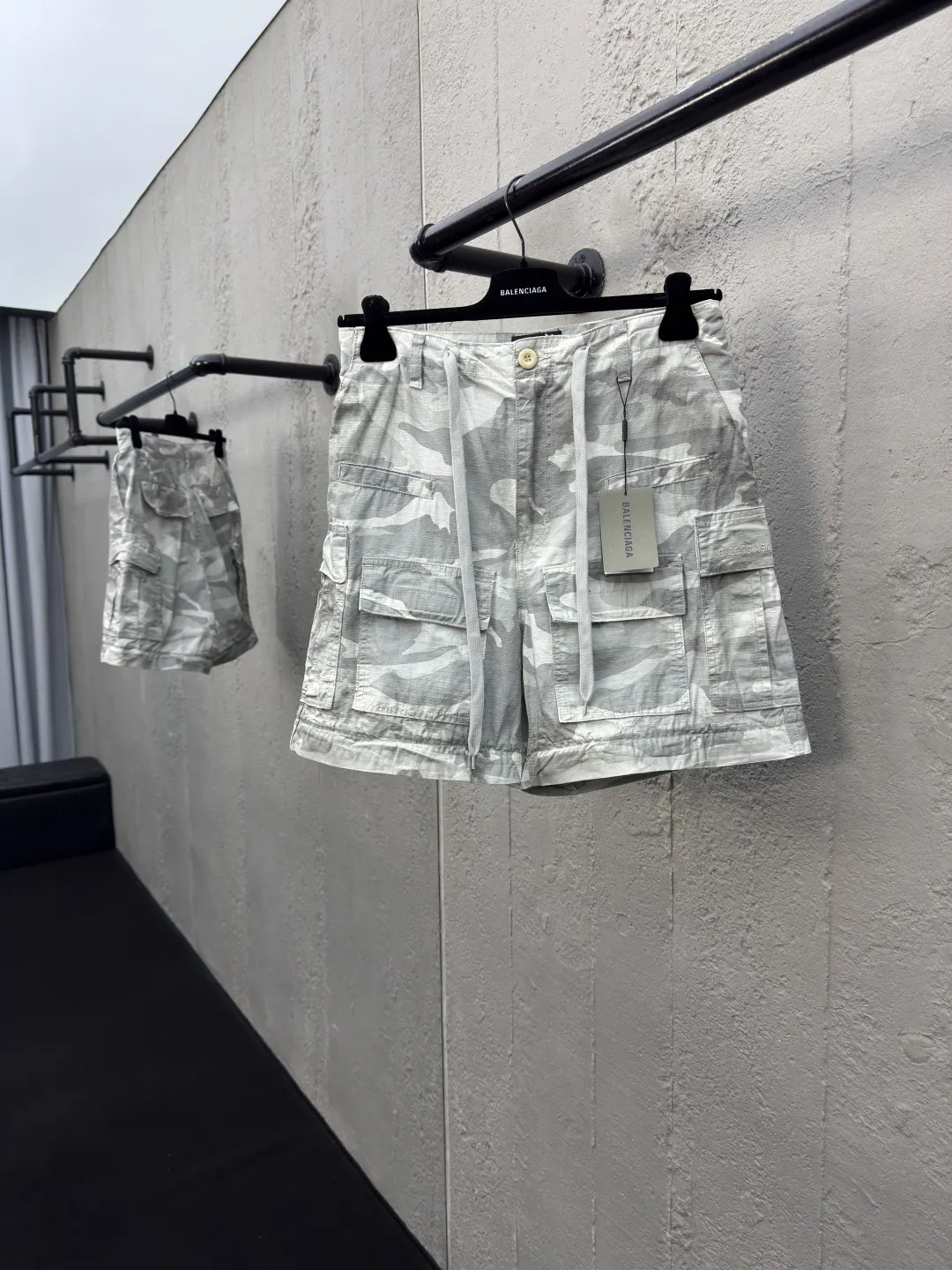 Balenciaga 灰色 裤子