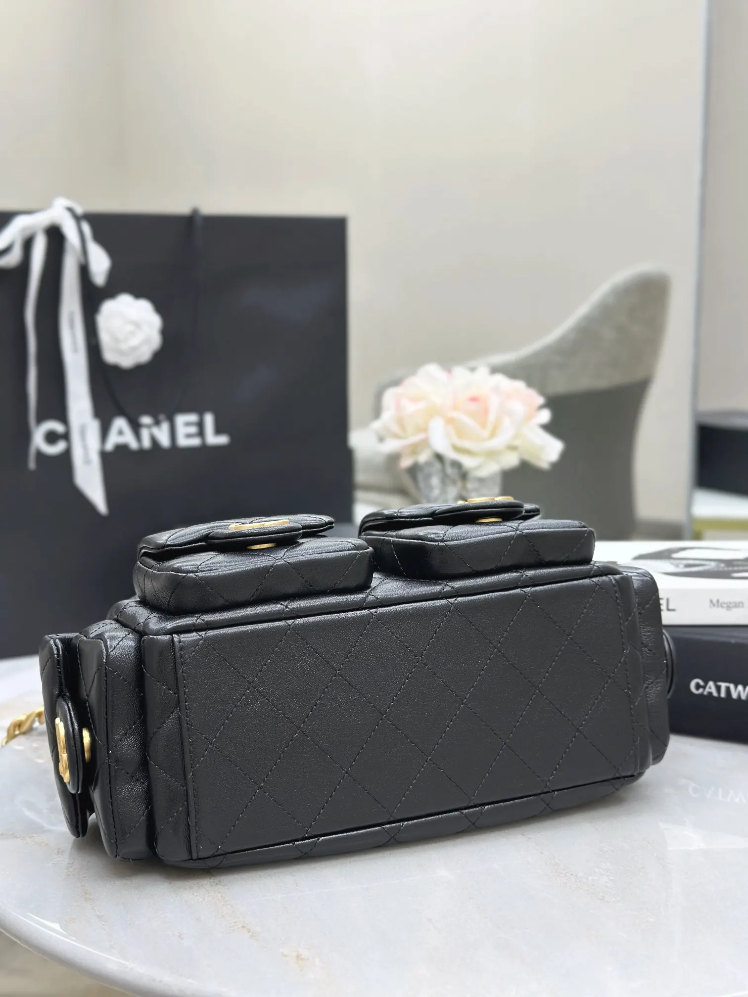 Chanel Oil Wax Sheepskin Hobo Underarm Bag One Shoulder Back Image 6 Chanel Oil Wax Sheepskin Hobo Underarm Bag One Shoulder Back Image 6