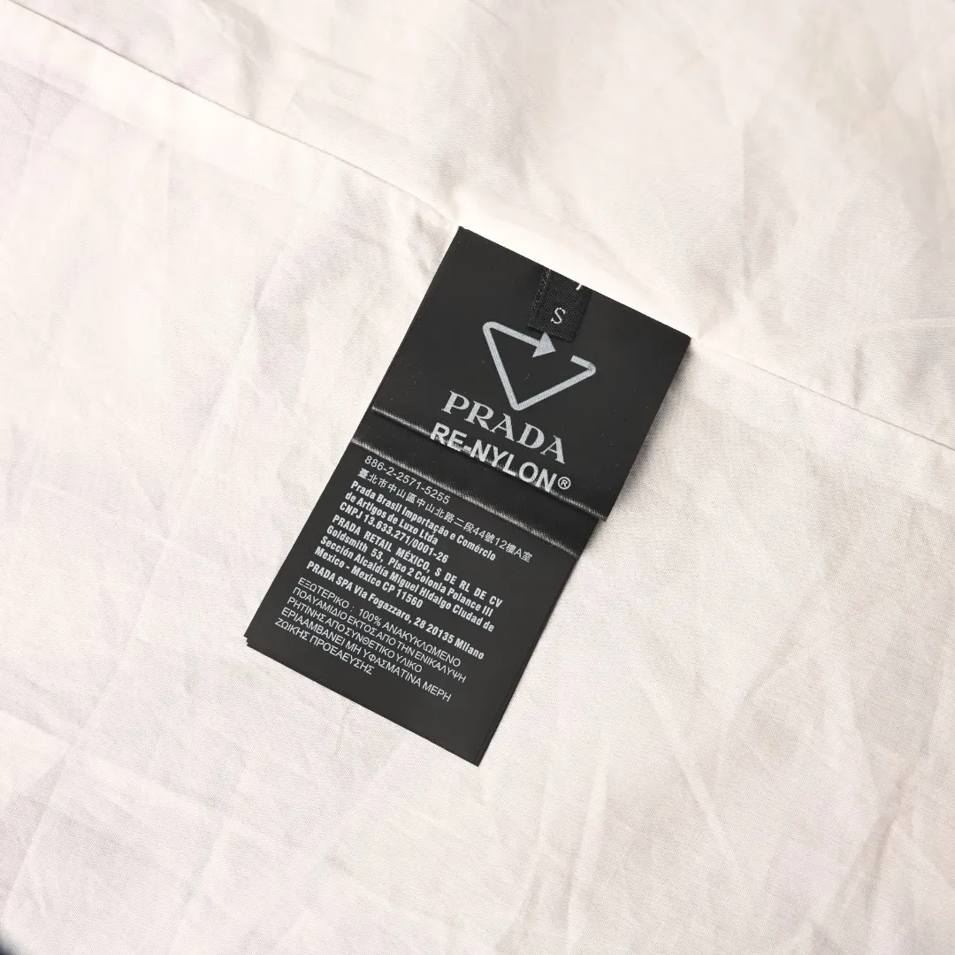 PRADA Re-Nylon尼龙 三角标 外套 通勤休闲款