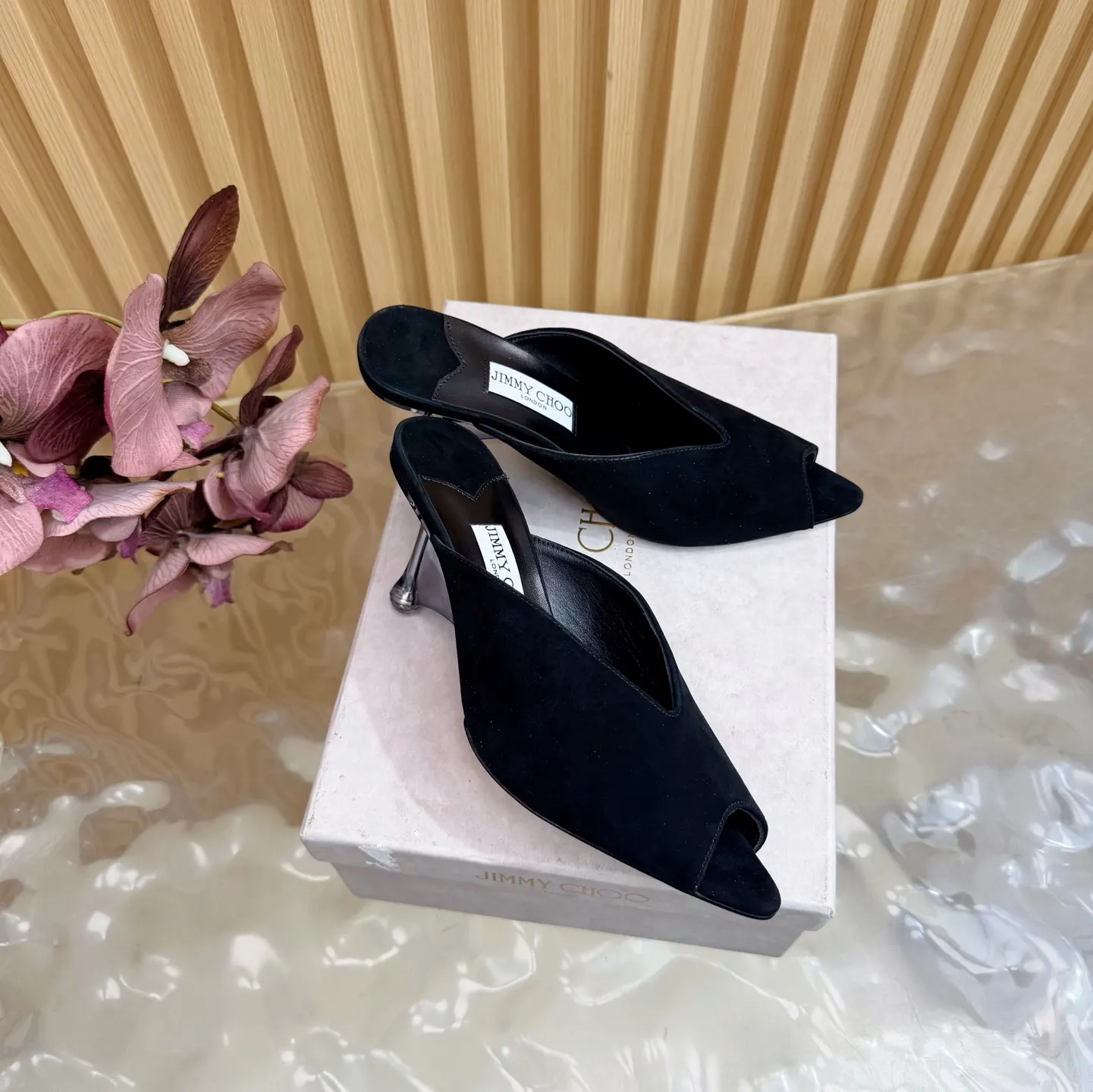 Jimmy Choo Sneakers Casual Versatile Image 3 Jimmy Choo Sneakers Casual Versatile Image 3