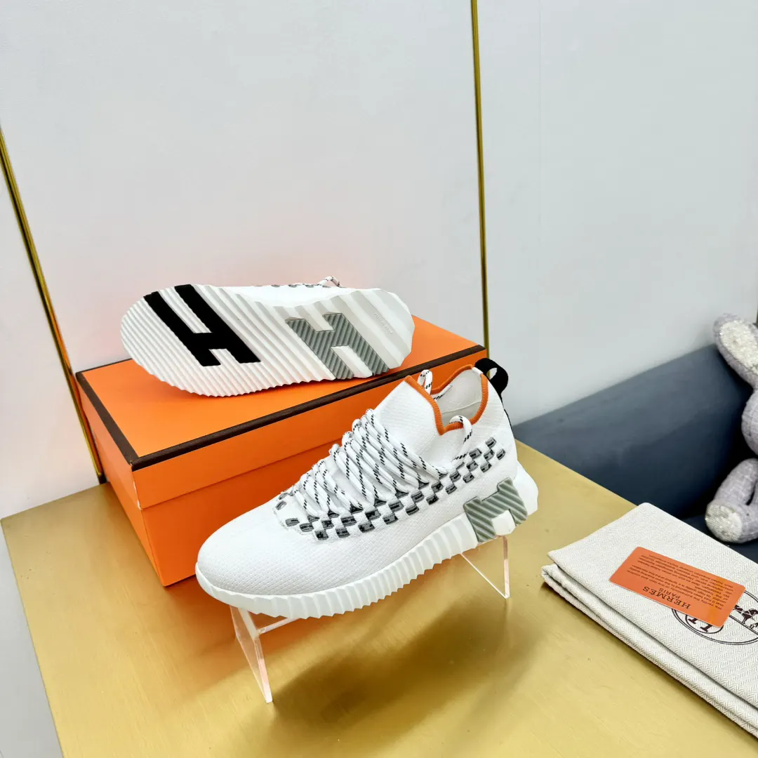 Hermès 官网同步更新 羊皮 运动鞋 舒适