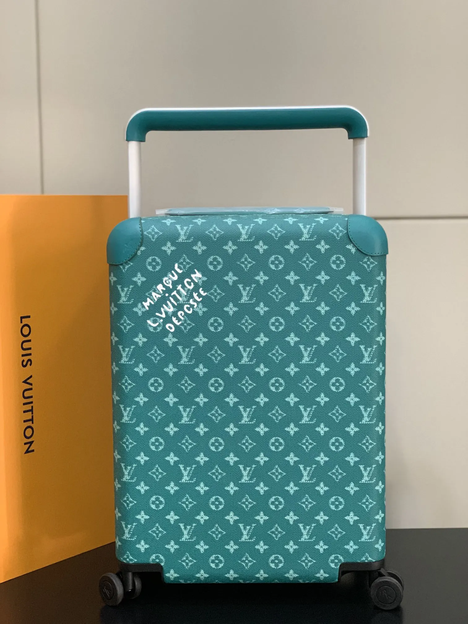 灰色 银色 拉杆真皮包裹 行李箱 旅行拉杆款 轻便出行款