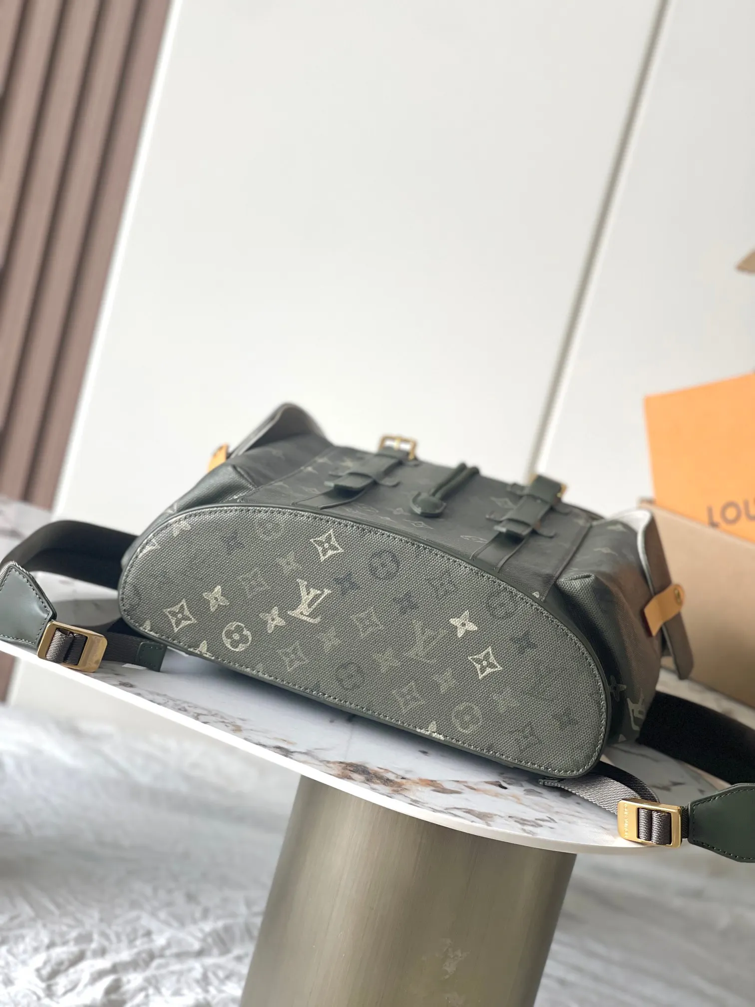 CHRISTOPHER 中号雙肩包 实用雙肩款