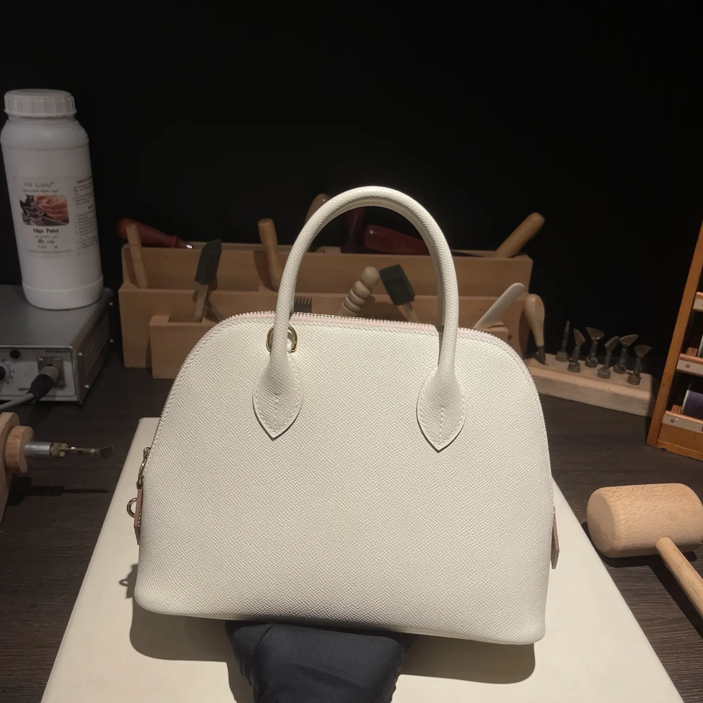 Hermès Bolide 奶昔白 Epsom掌纹牛皮 手提包 25cm