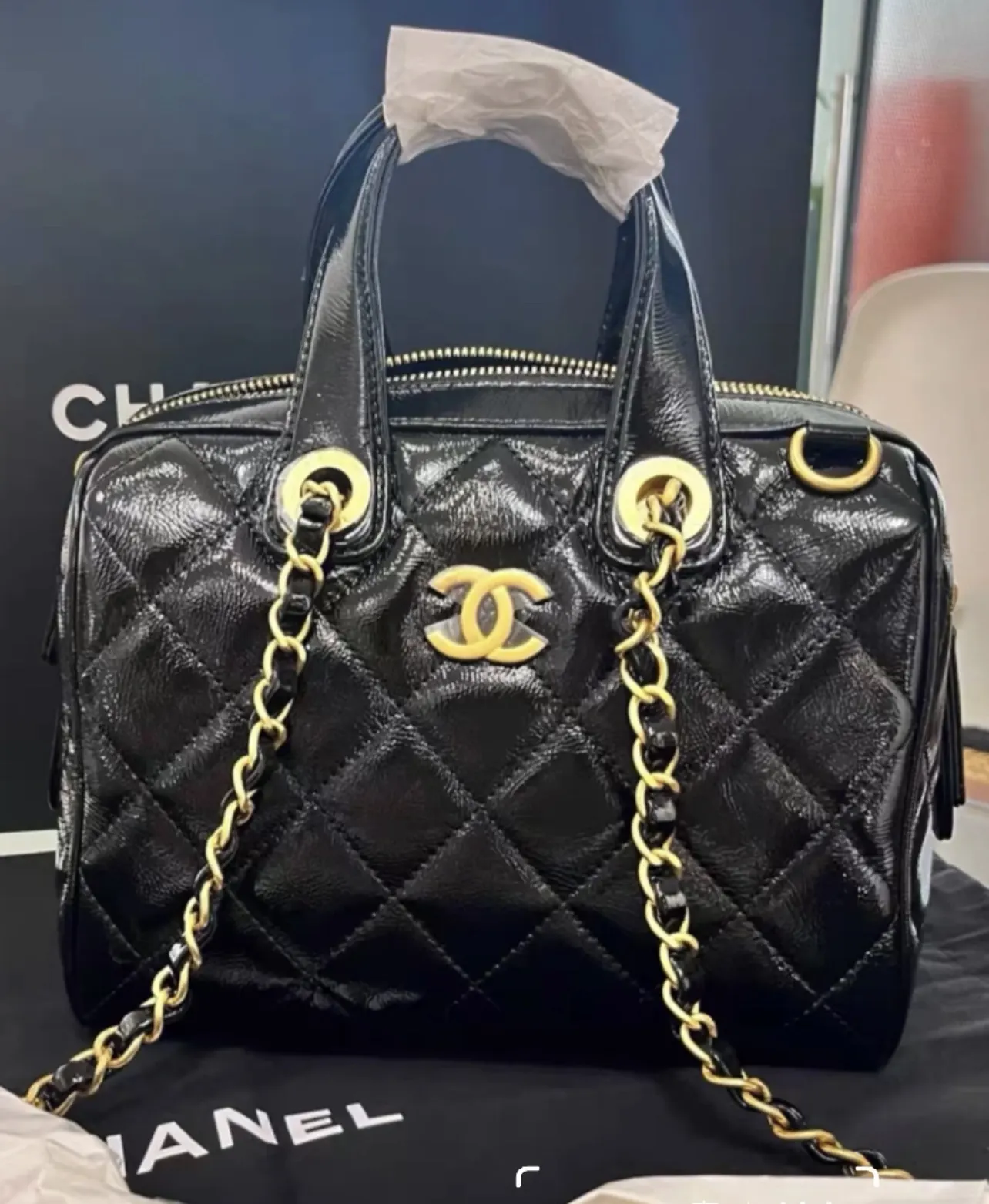 Crossbody Bag Lightweight Premium Leather Image 9 Crossbody Bag Lightweight Premium Leather Image 9