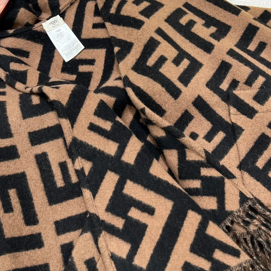 Fendi 咖色 羊绒 字母 帽子 日常造型款