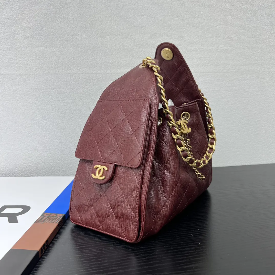 CHANEL 酒红色牛皮Hobo腋下包 金链款