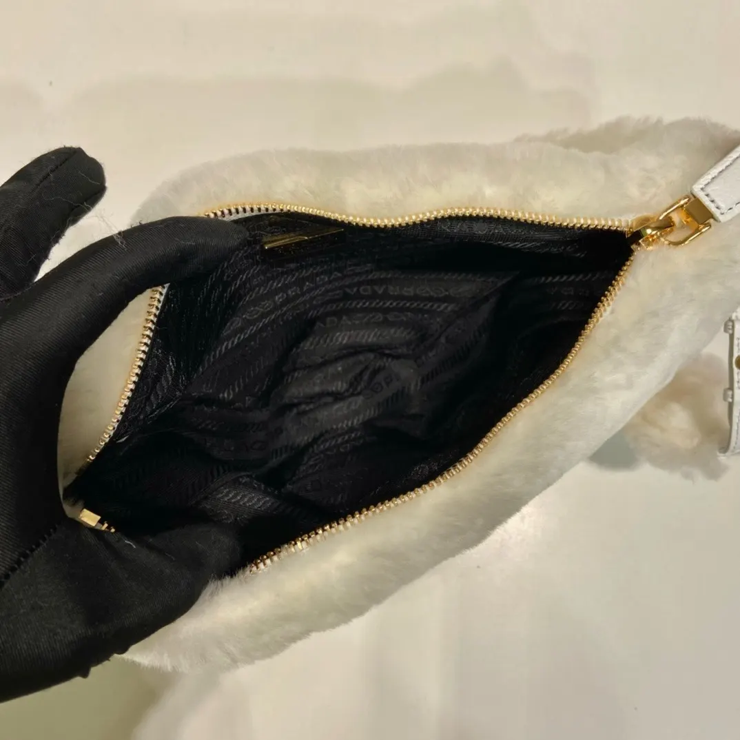Chain Bag Image 9 Chain Bag Image 9