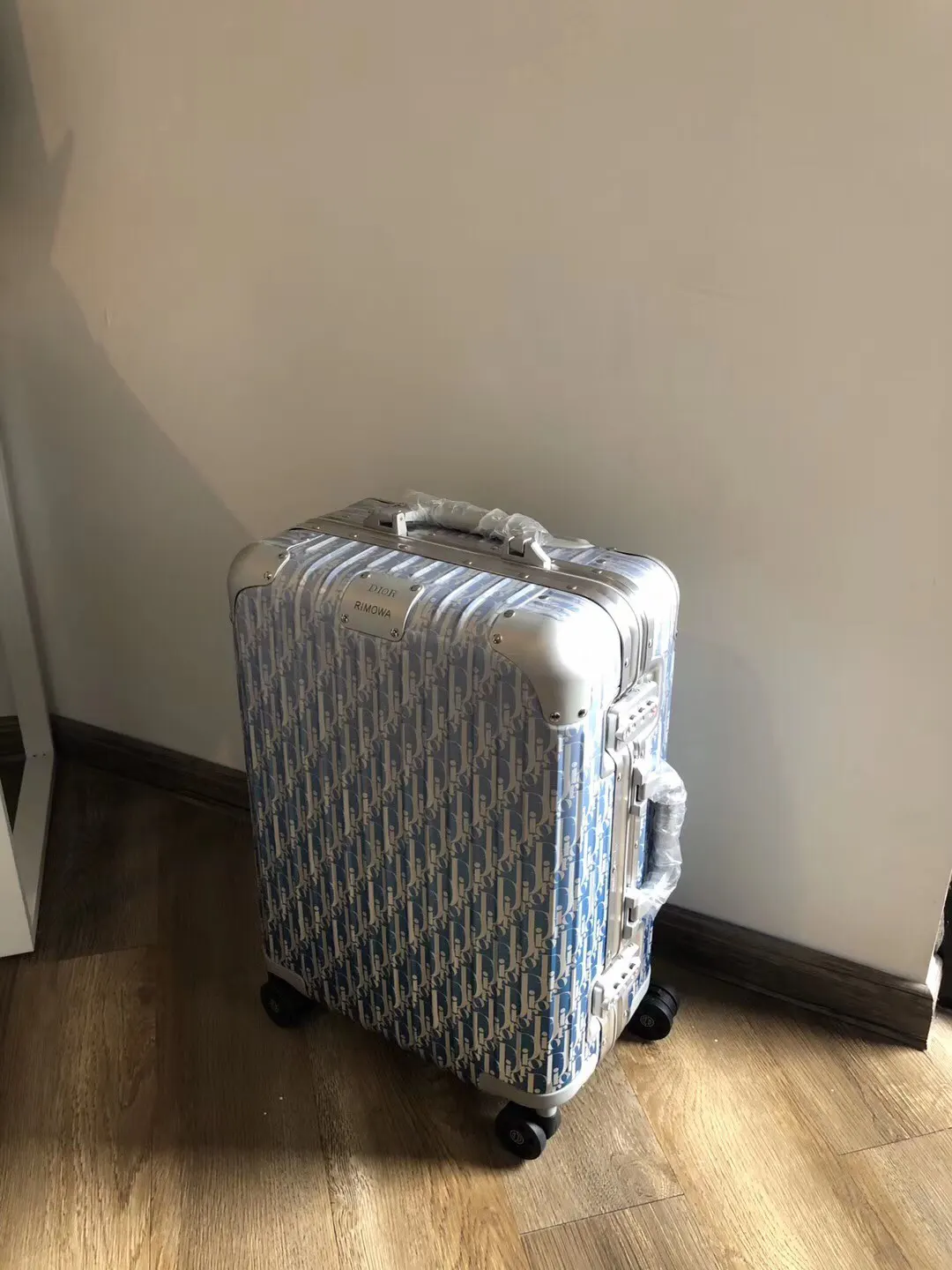 Dior 黑色 行李箱 旅行拉杆款 轻便出行款