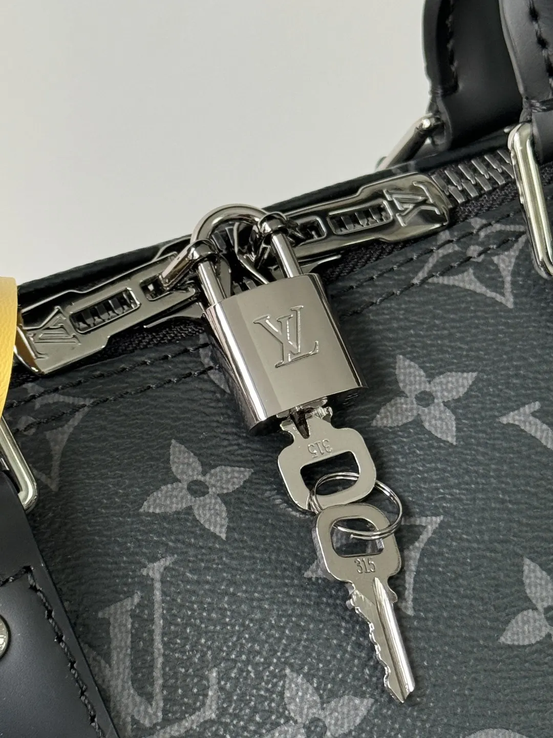 Fashion Item Travel