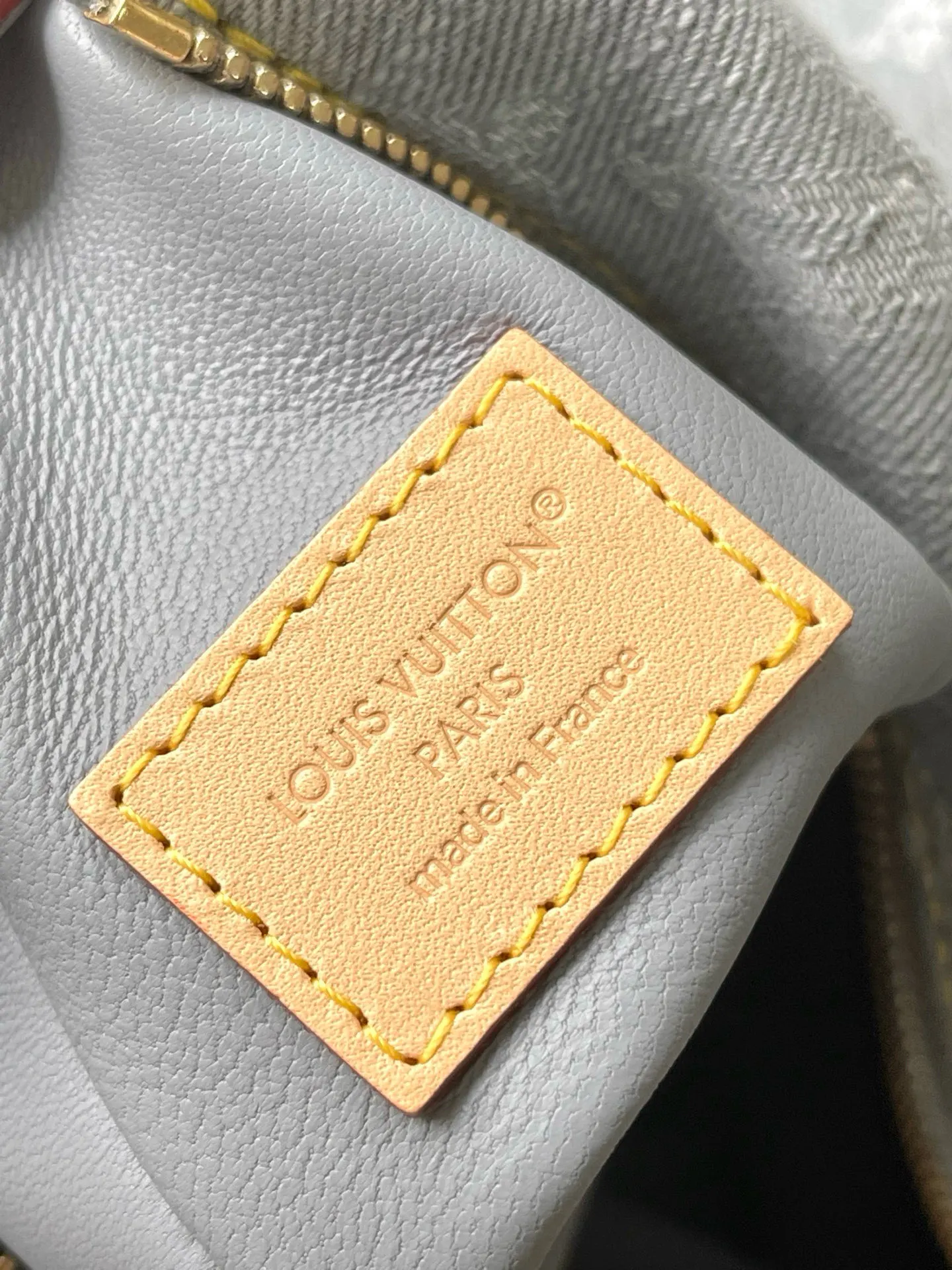 Louis Vuitton Suitcase Travel Lightweight