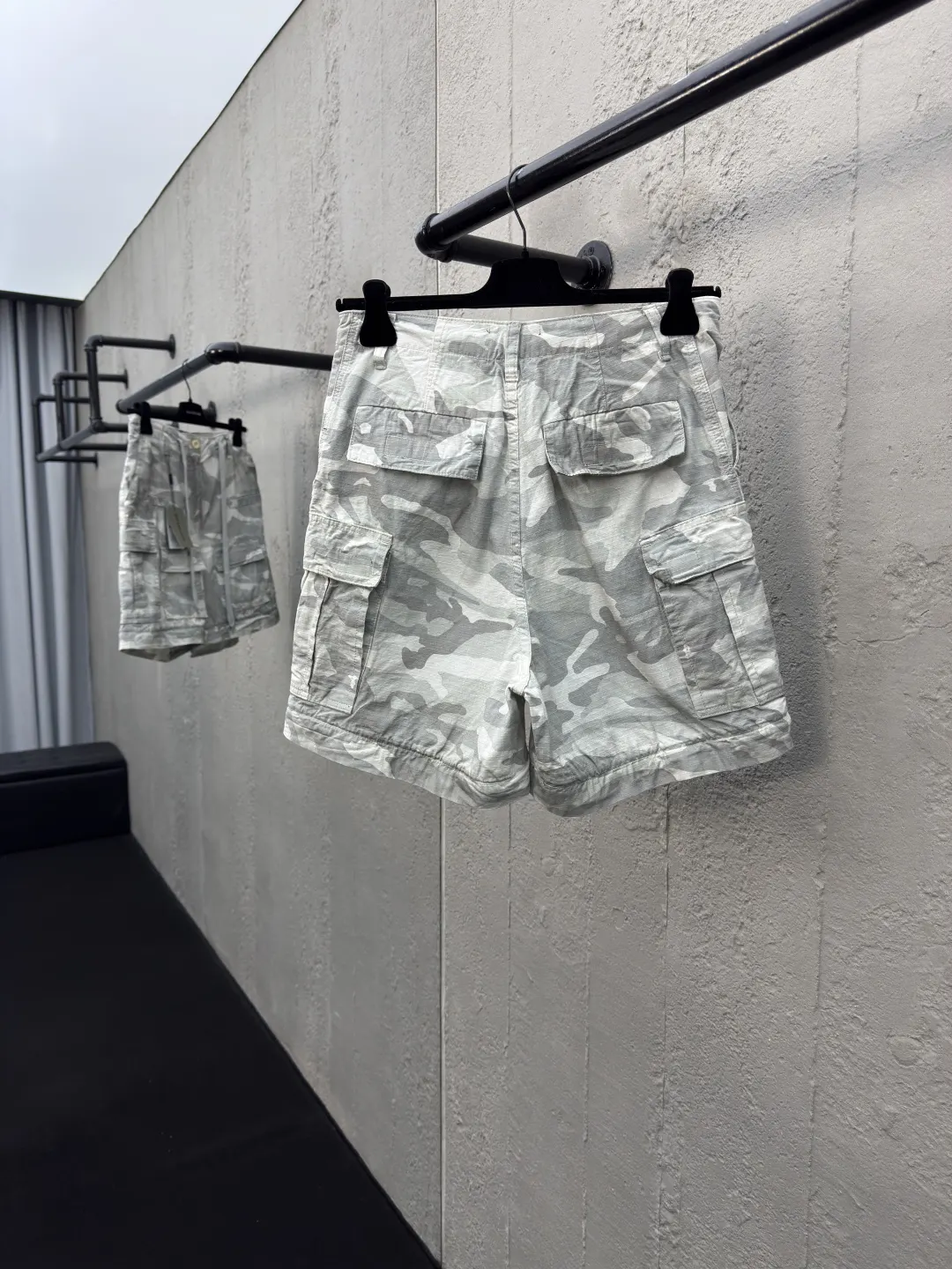 Balenciaga 灰色 裤子