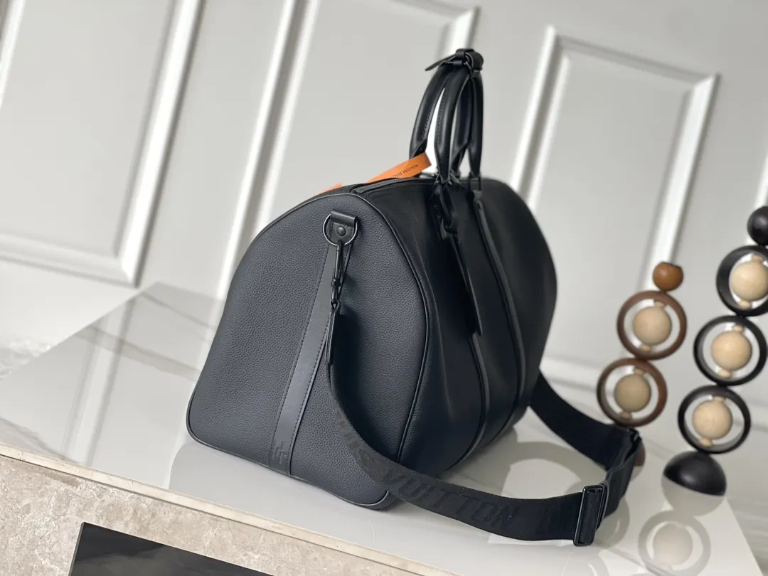Louis Vuitton Black Fashion Item Travel Leather