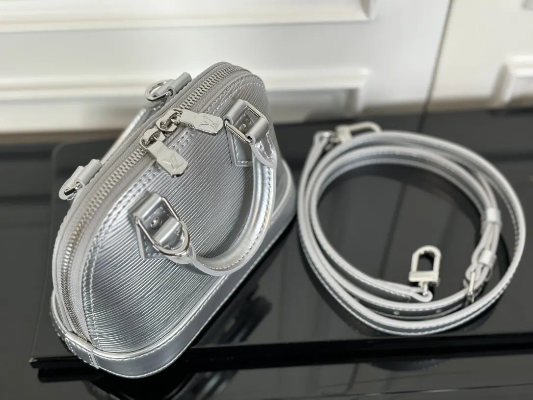 LV Alma 銀色 皮革 收納包 旅行收納款