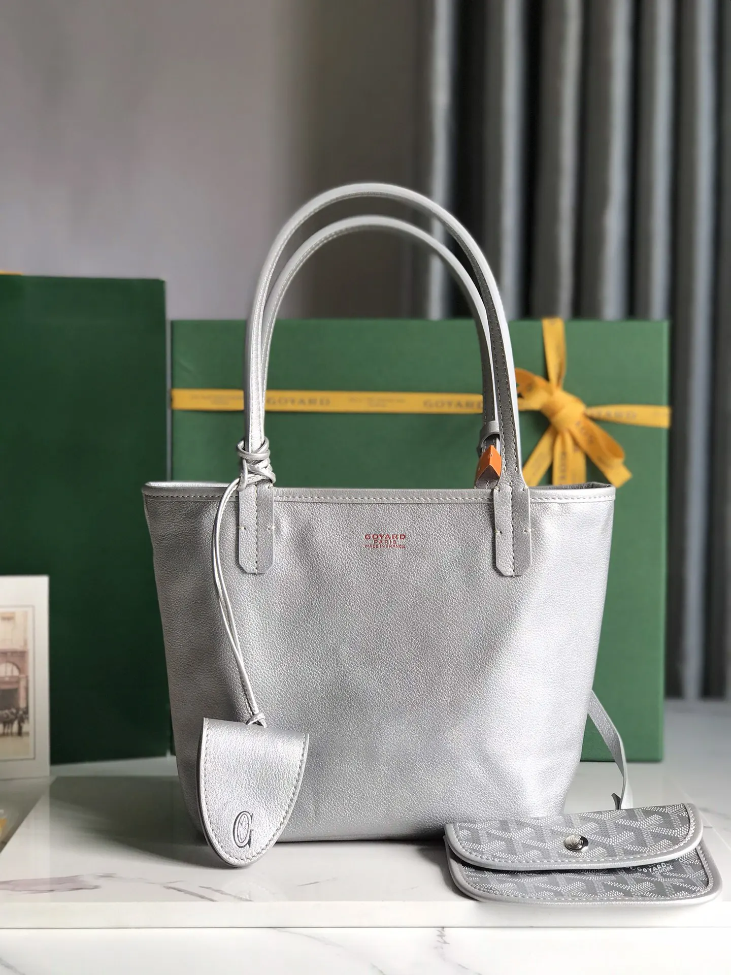 小牛皮 Anjou Mini 限量定制 三色Y形字母彩绘款 托特包 大容量托特款(數字9) 小牛皮 Anjou Mini 限量定制 三色Y形字母彩绘款 托特包 大容量托特款(數字9)