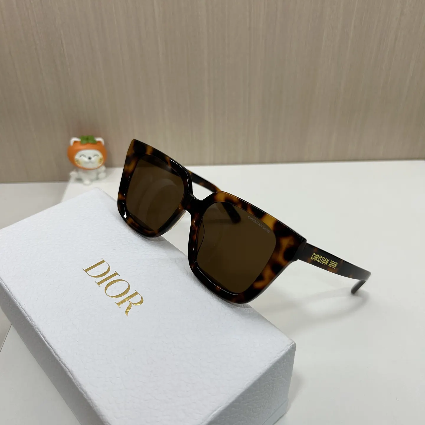 Dior 黑白方框太阳镜 个性遮阳款