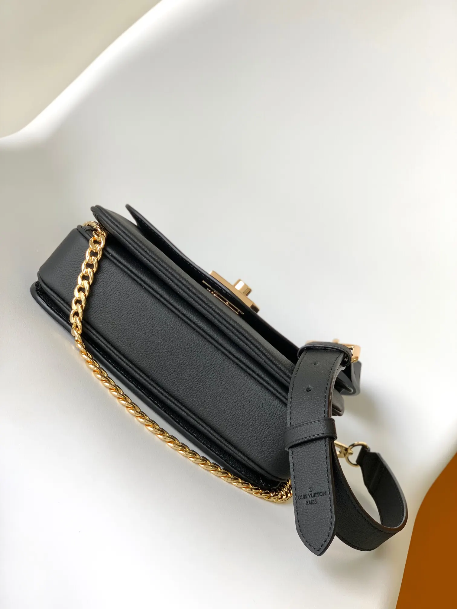LV 黑色 棕色 牛皮 鏈條包 精致鏈條款