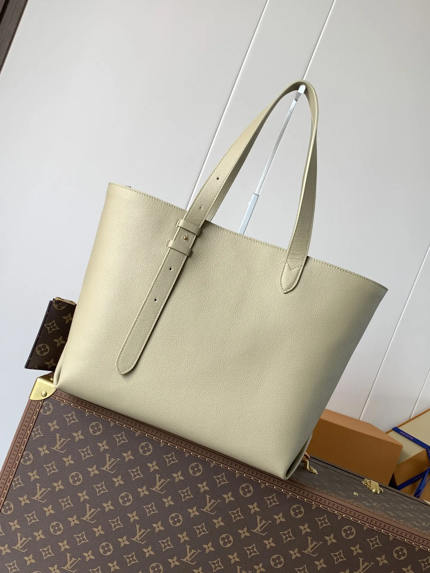LV handbag Image 3 LV handbag Image 3