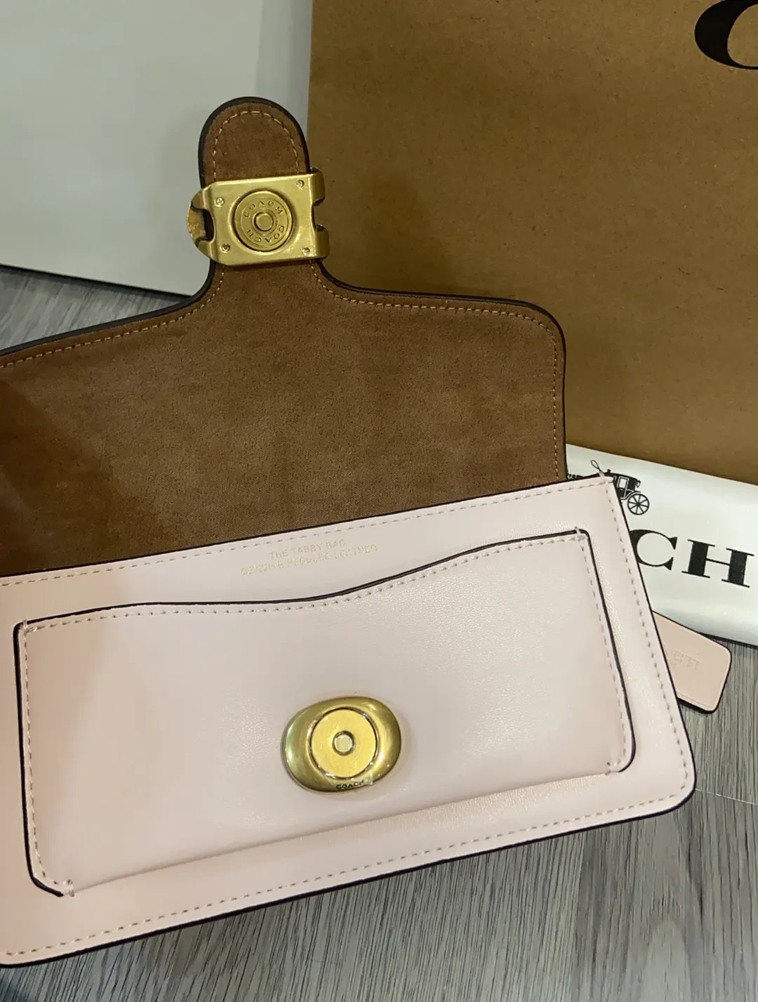 Coach 粉色 金色 牛皮 收纳包 旅行收纳款