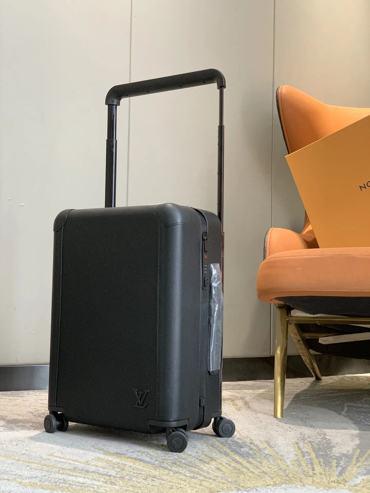 灰色 银色 拉杆真皮包裹 行李箱 旅行拉杆款 轻便出行款