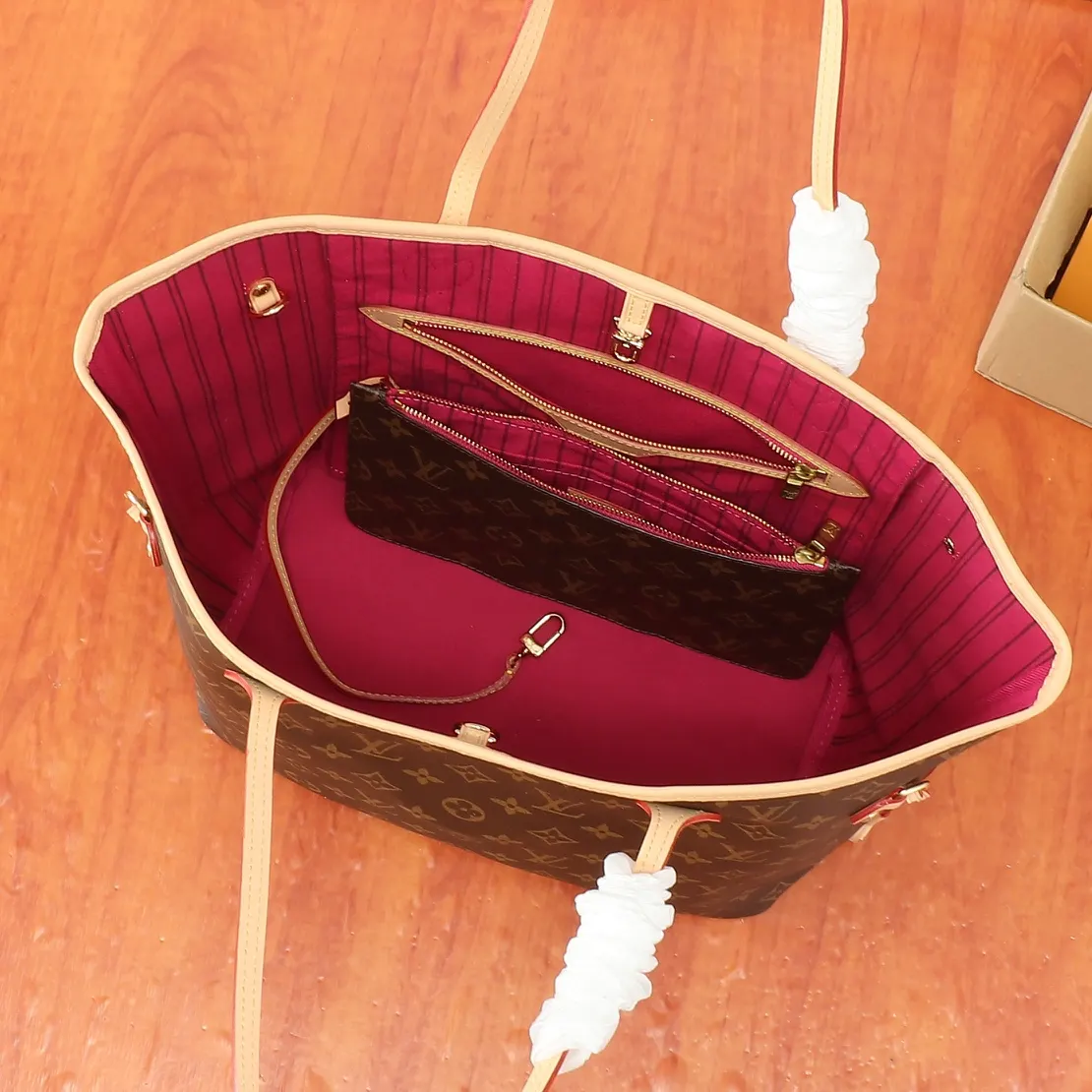 LV Neverfull 帆布 手拿包 精致手拿款