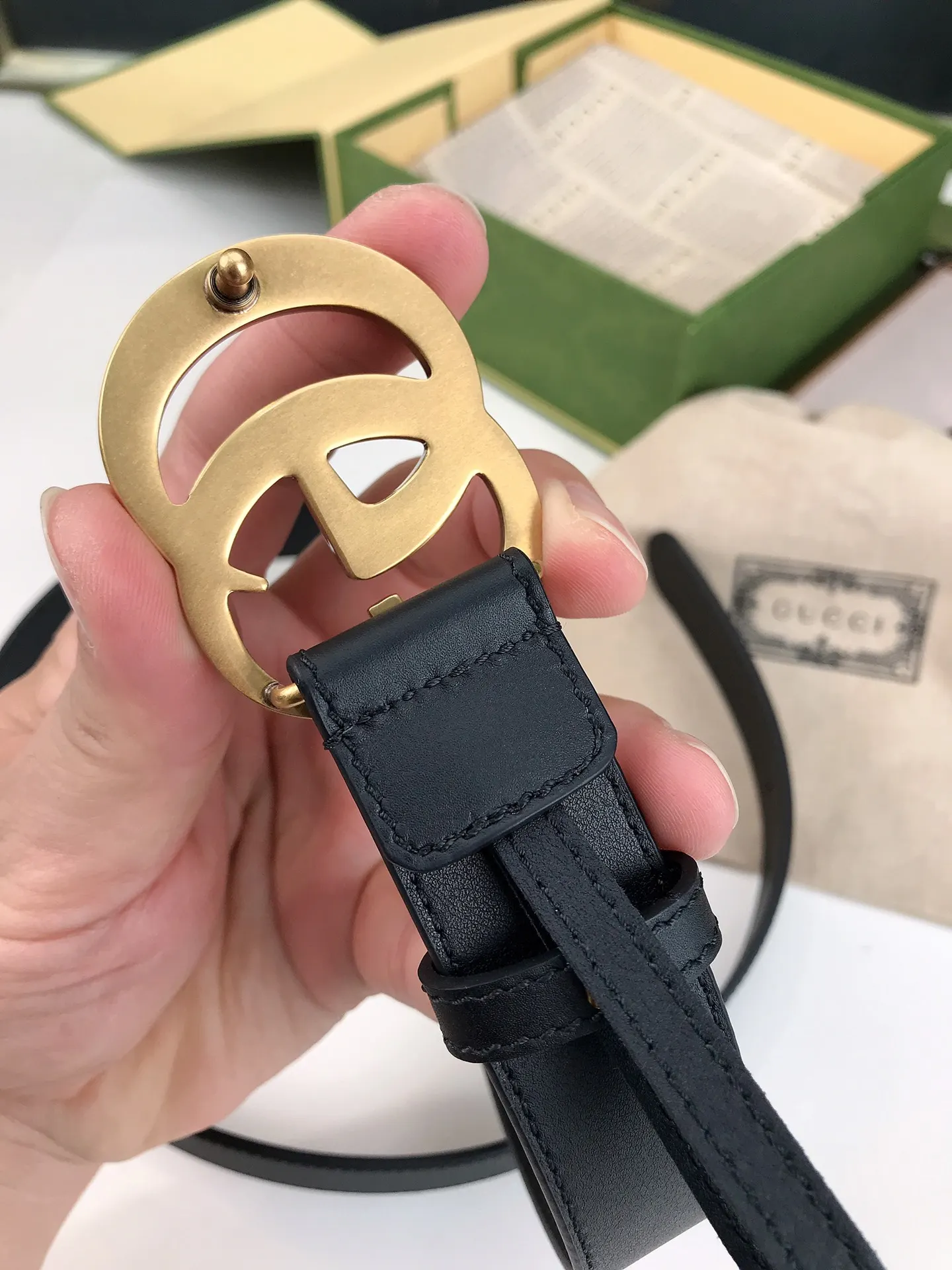 Gucci Marmont 双G扣牛皮双面腰带