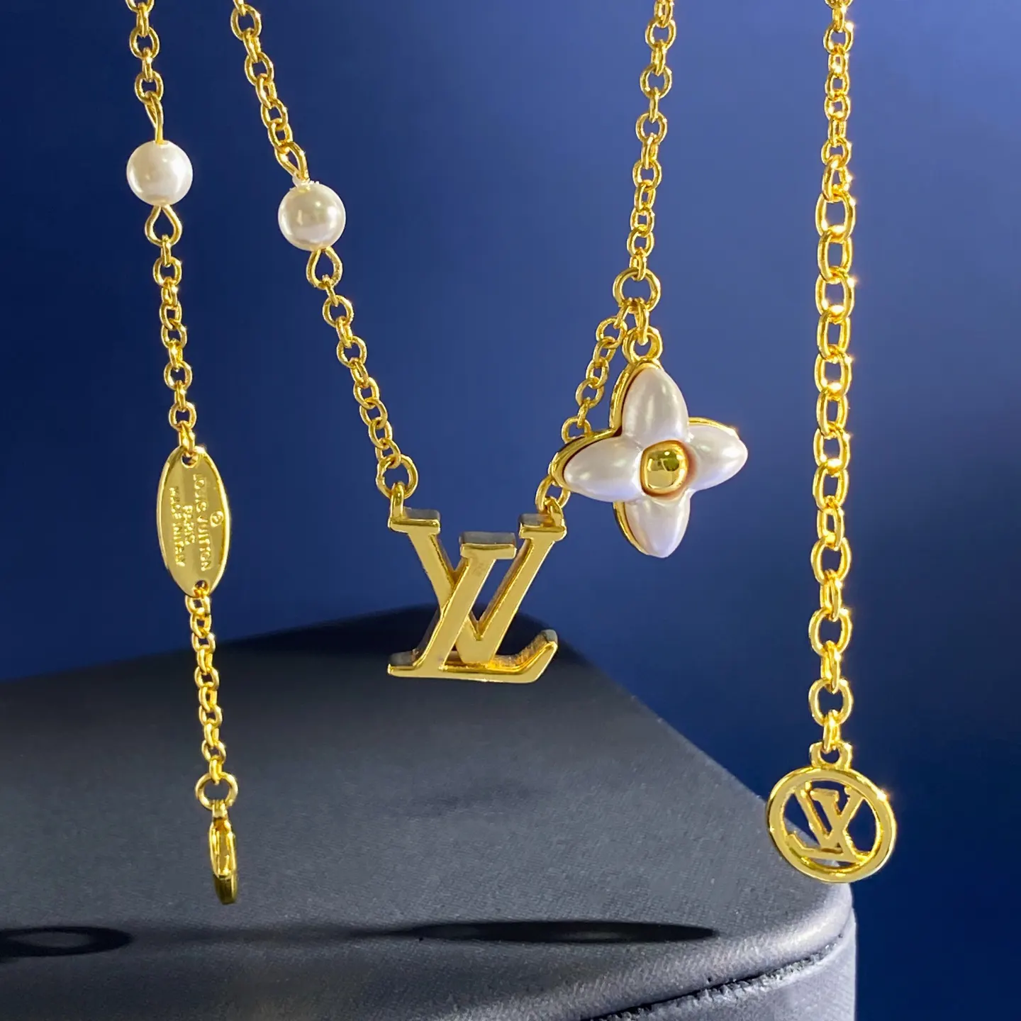 Louis Vuitton Fashion Item