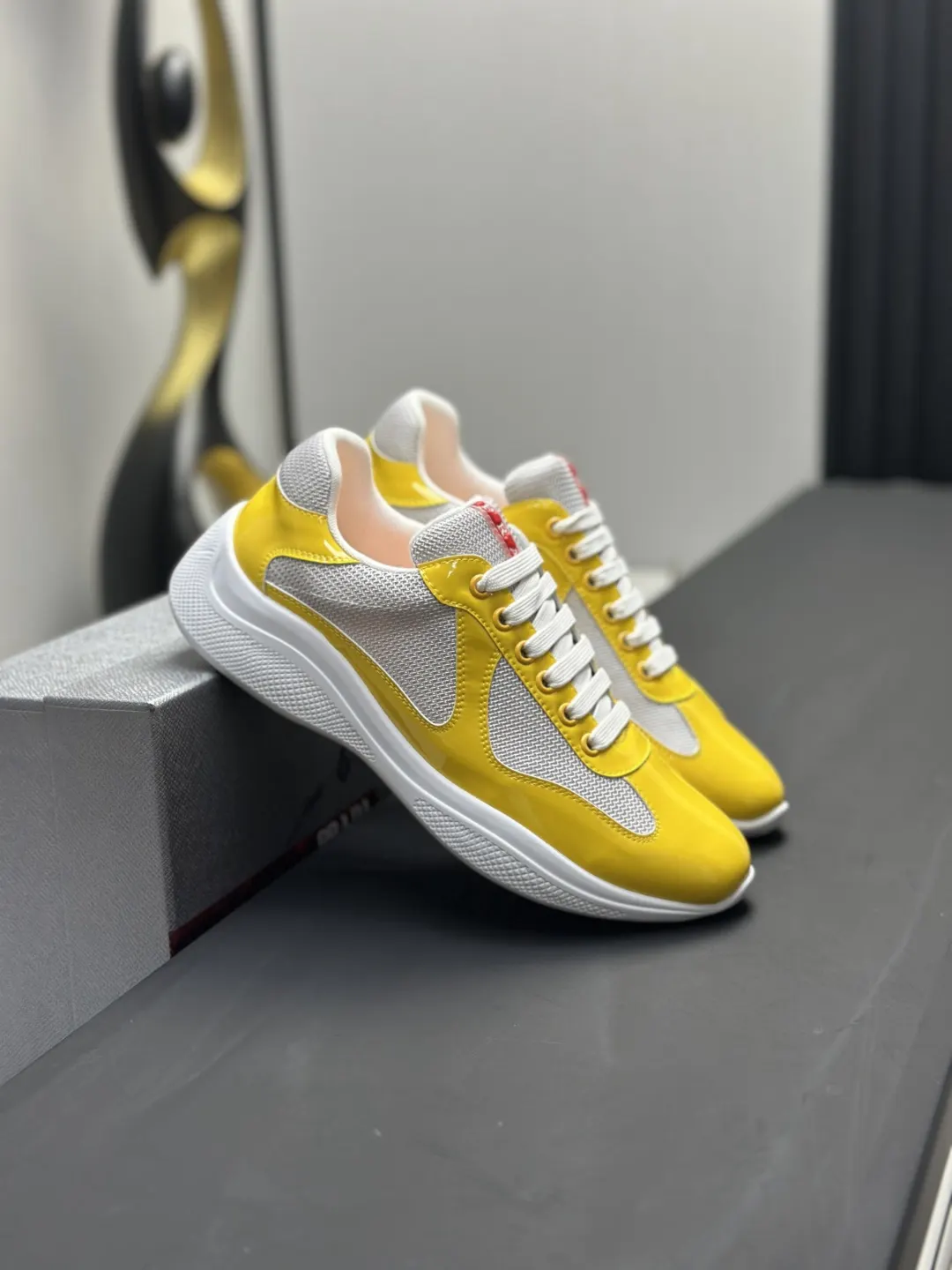 PRADA 漆皮 乐福鞋 厚底休闲款