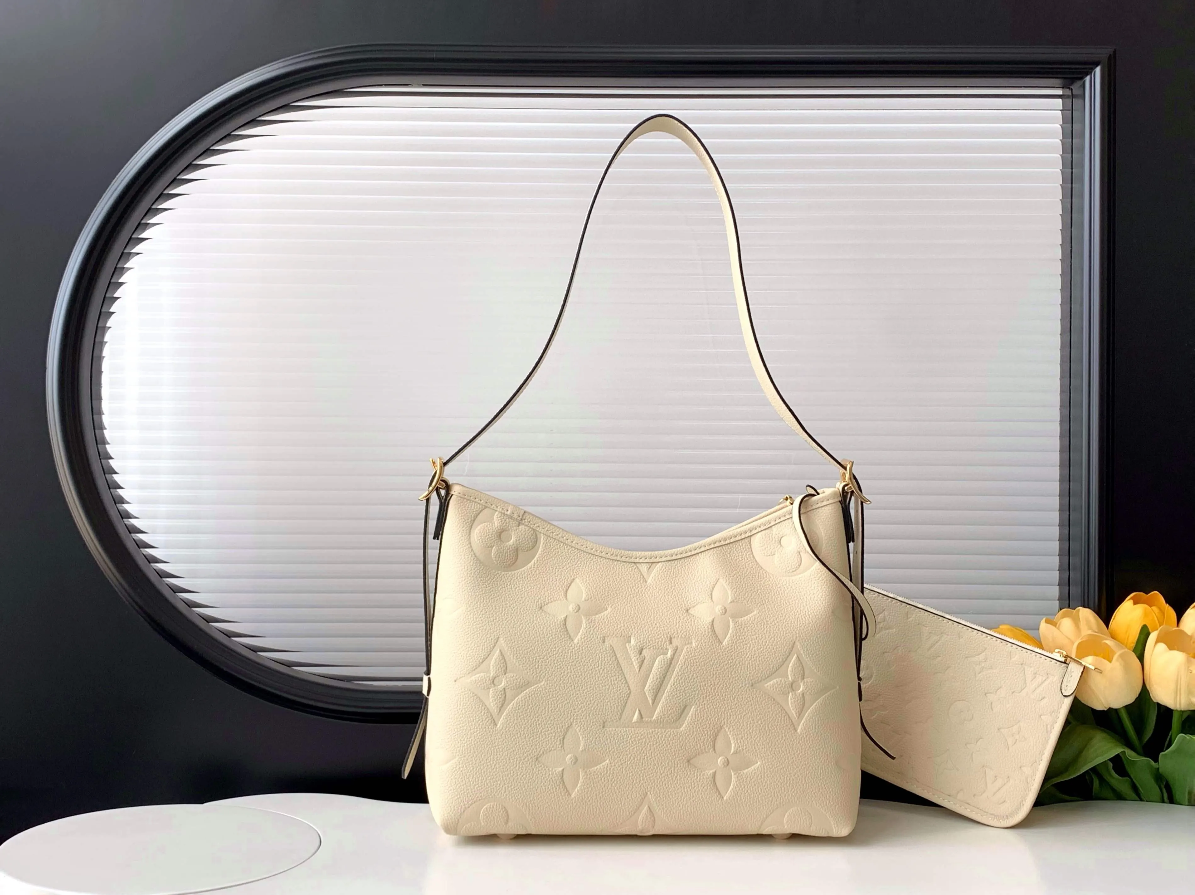 CarryAll 米白 Mo手拿包 精致手拿款