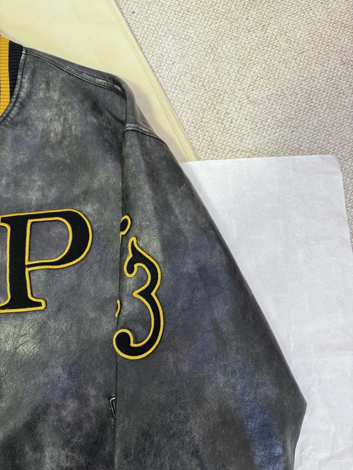 PRADA 黑色 字母 做旧 外套 通勤休闲款