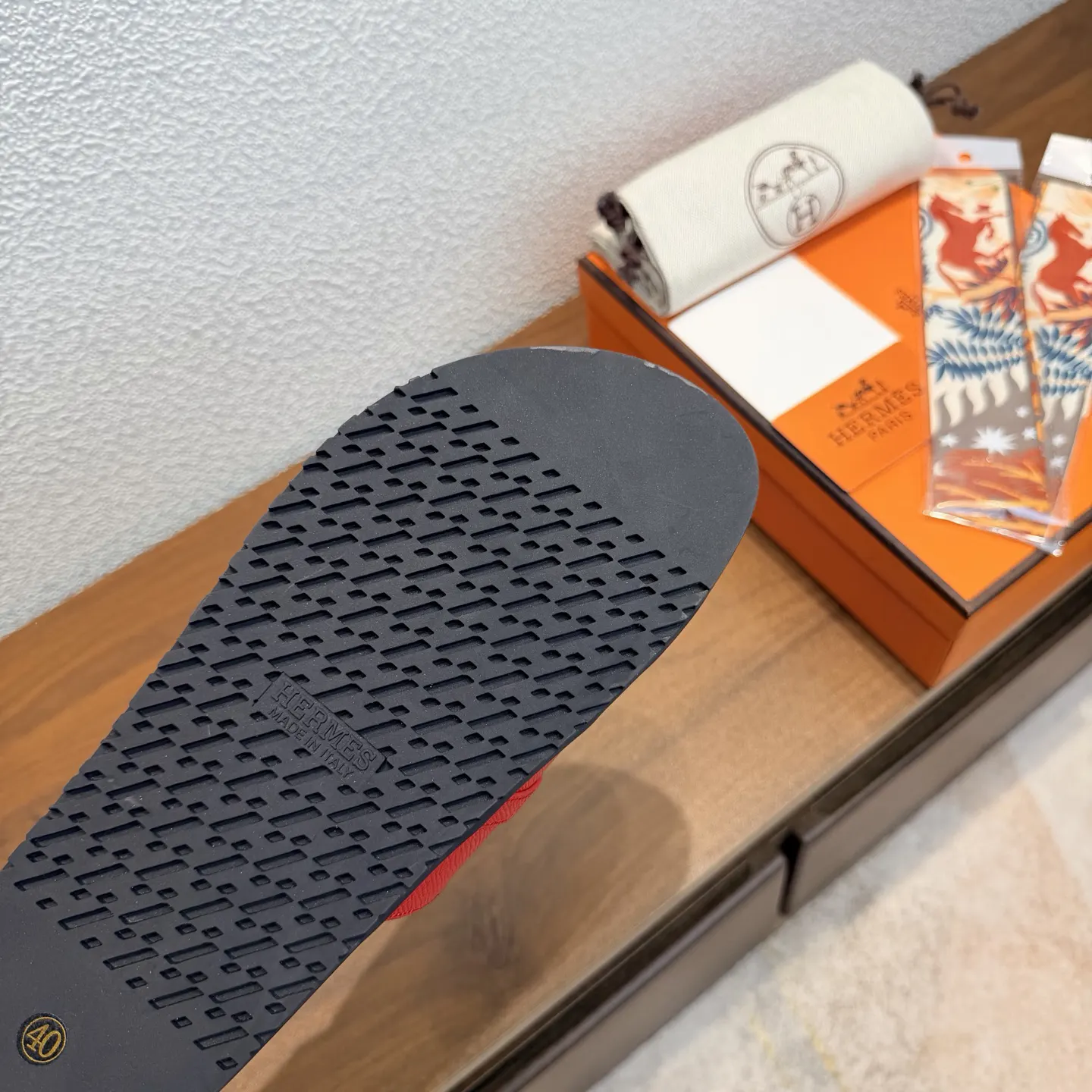 Hermès 经典 小牛皮 拖鞋 舒适