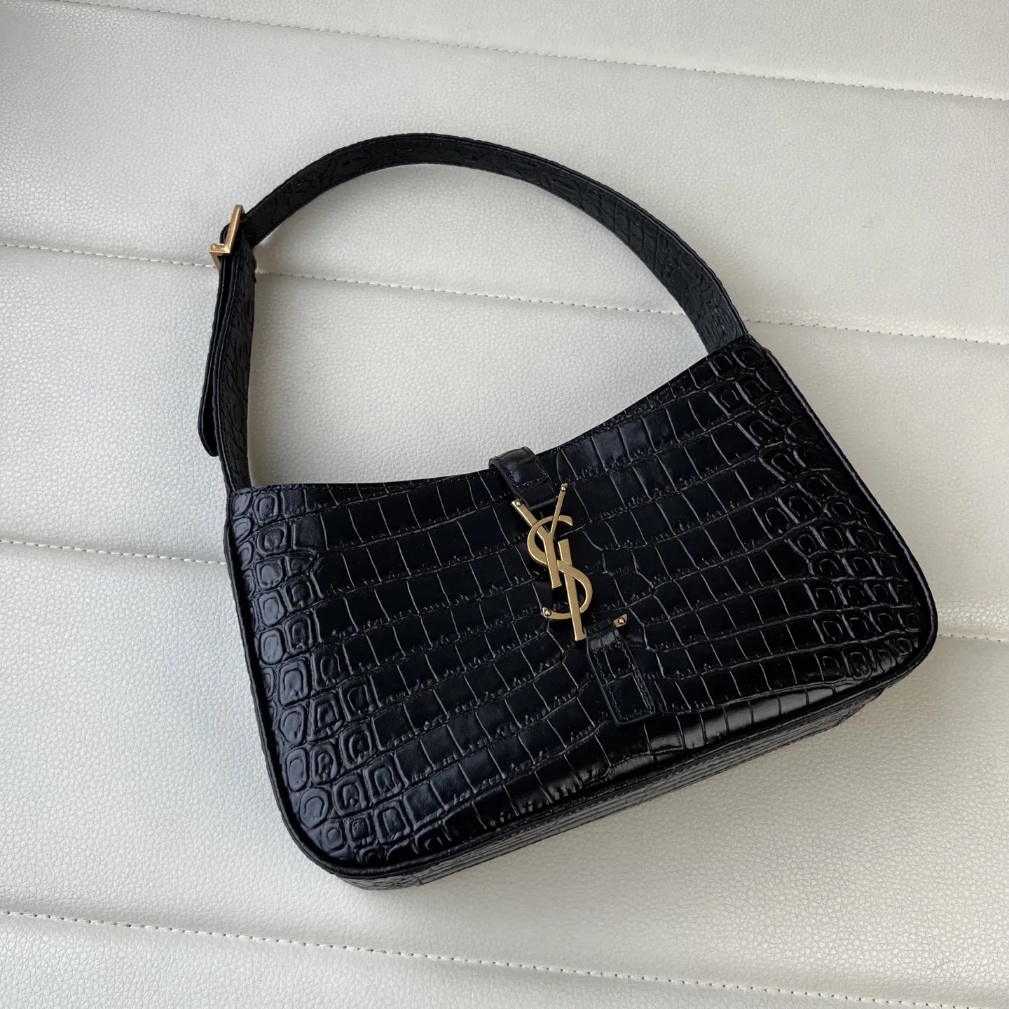 YSL Le à 牛皮 腋下包 復古腋下背款