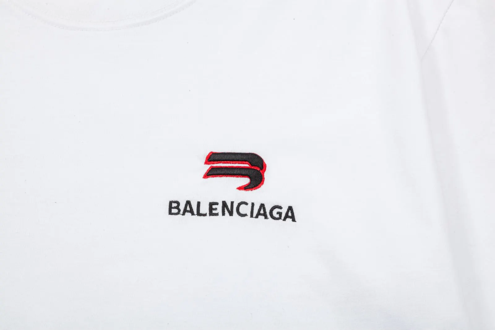 Balenciaga 黑色 Logo 短袖T恤(數字5) Balenciaga 黑色 Logo 短袖T恤(數字5)
