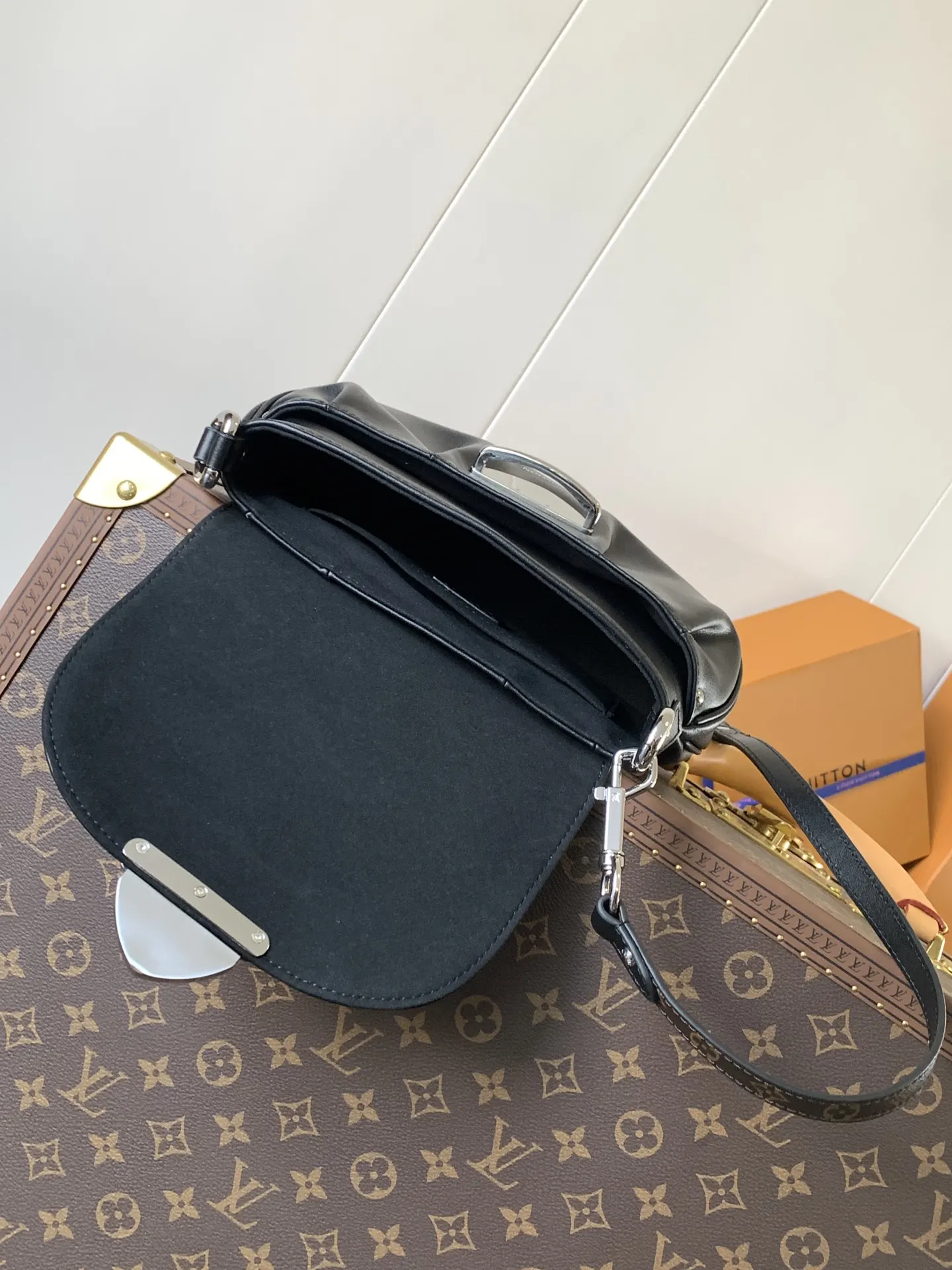 LV 牛皮 动态变码 以崭新系列展现品牌 收纳包 旅行收纳款