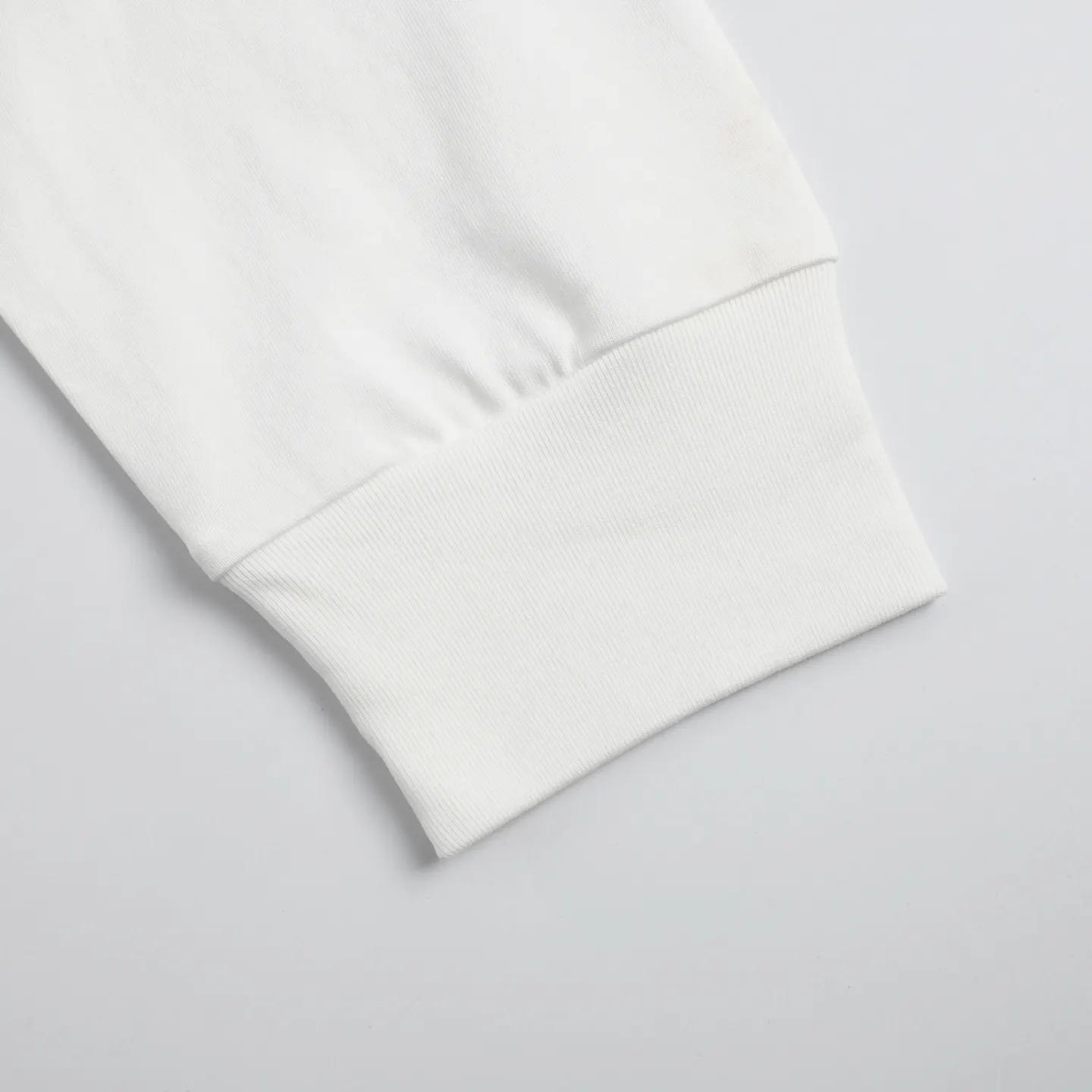 Miu Miu 25SS Embroidery Cotton Long Sleeve T-Shirt Daily Versatile Style Image 8 Miu Miu 25SS Embroidery Cotton Long Sleeve T-Shirt Daily Versatile Style Image 8