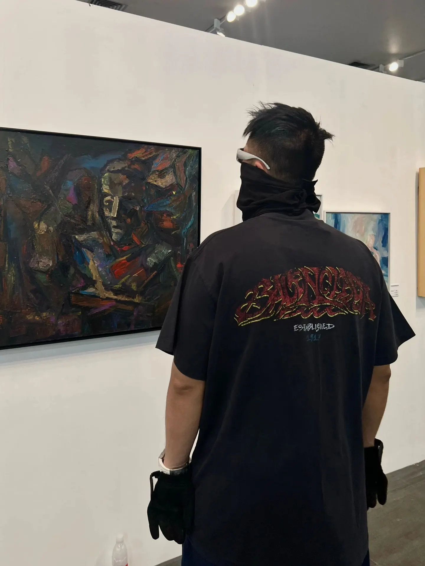 Balenciaga 黑色印花短袖T恤 穿搭展示