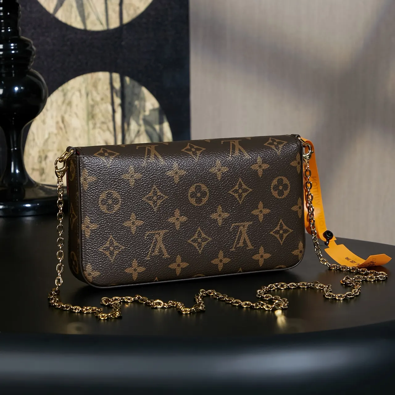 Louis Vuitton M81896 斜挎包