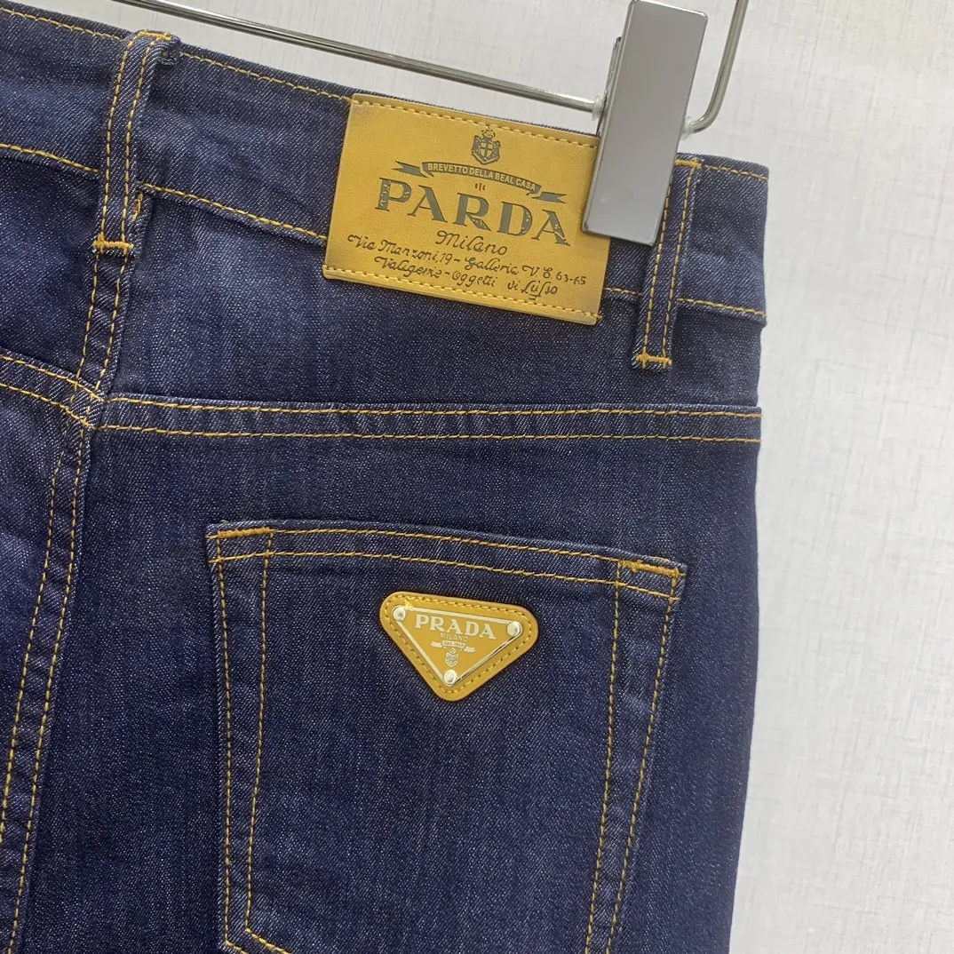 PRADA 牛仔 三角标 牛仔裤 休闲宽松款