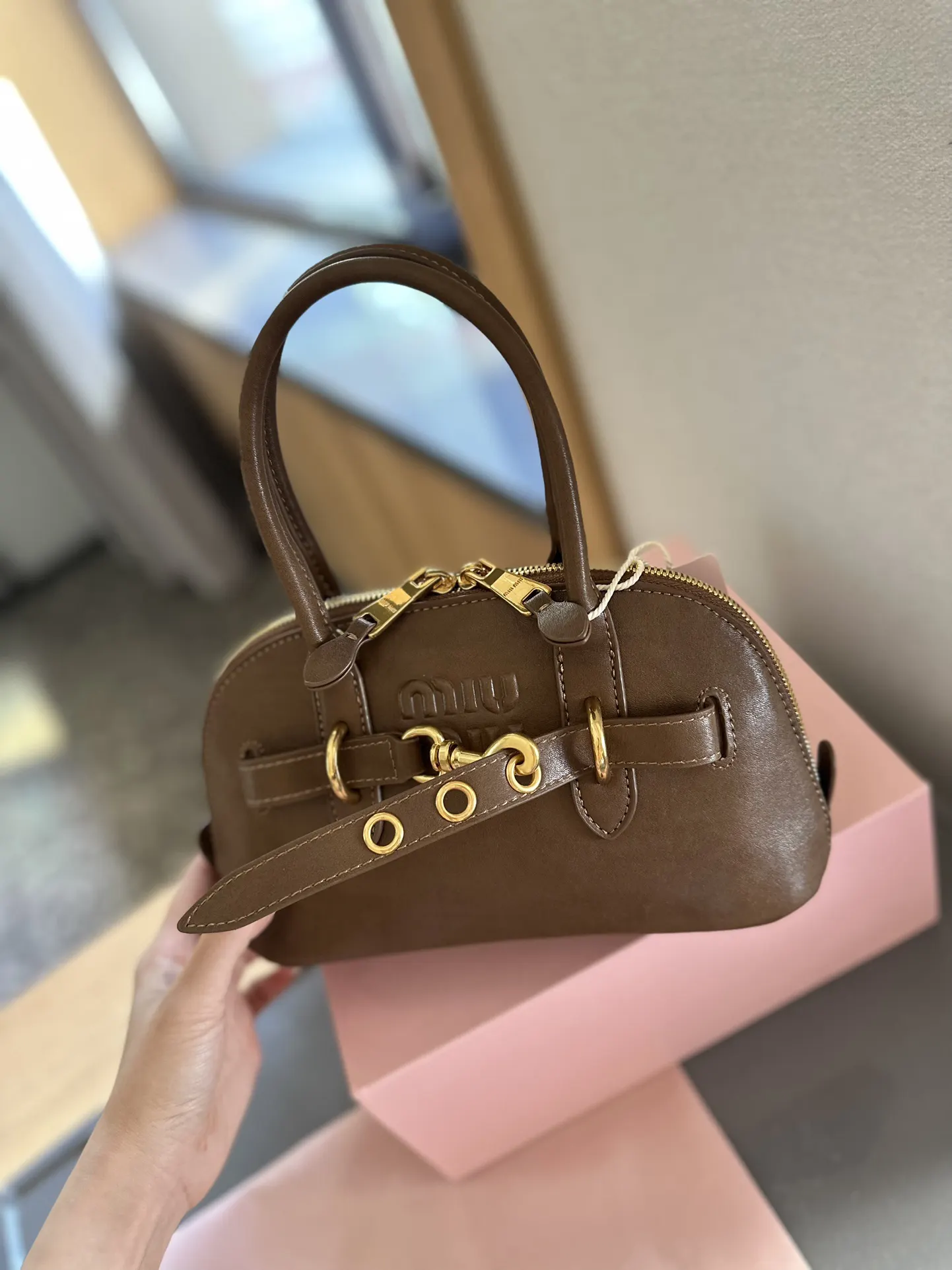 Miu MiuMiu 通勤人必备 包 手提包 通勤手提款