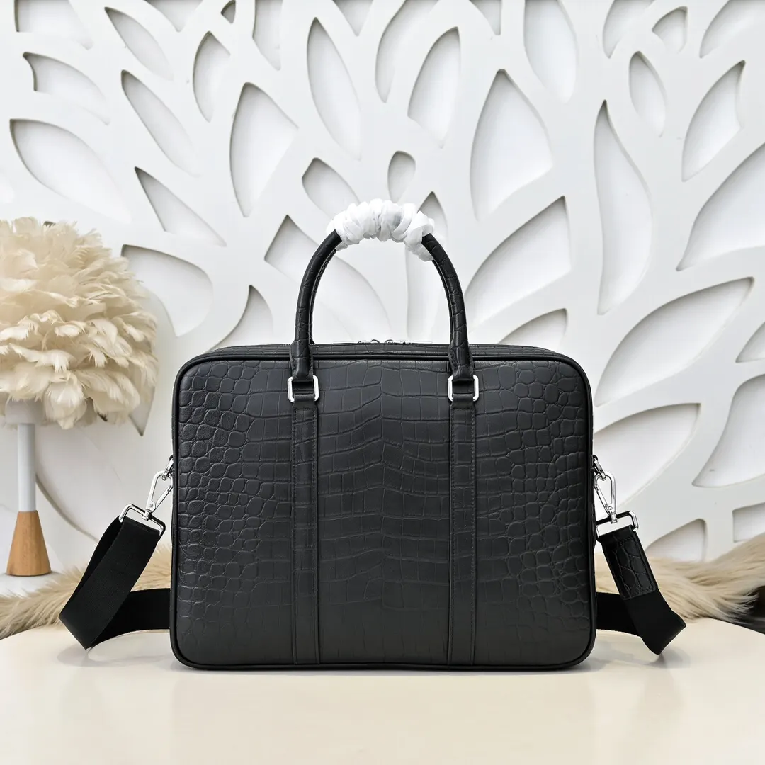 Prada 小牛皮 男士公文包 采用进口小牛皮 皮質柔软 手感超赞 商務通勤款