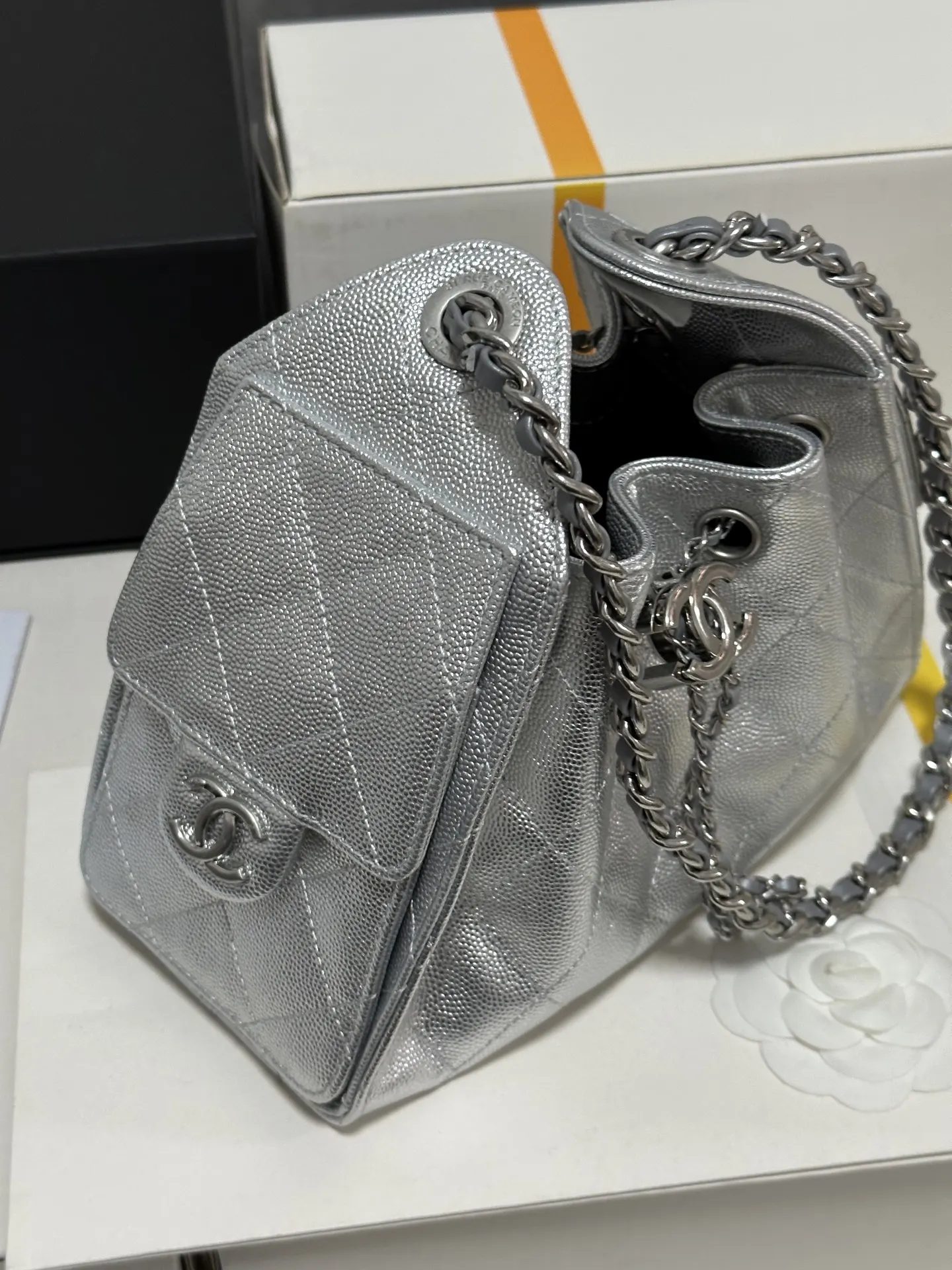 CHANEL 白色 銀色 小牛皮 腋下包 復古腋下背款