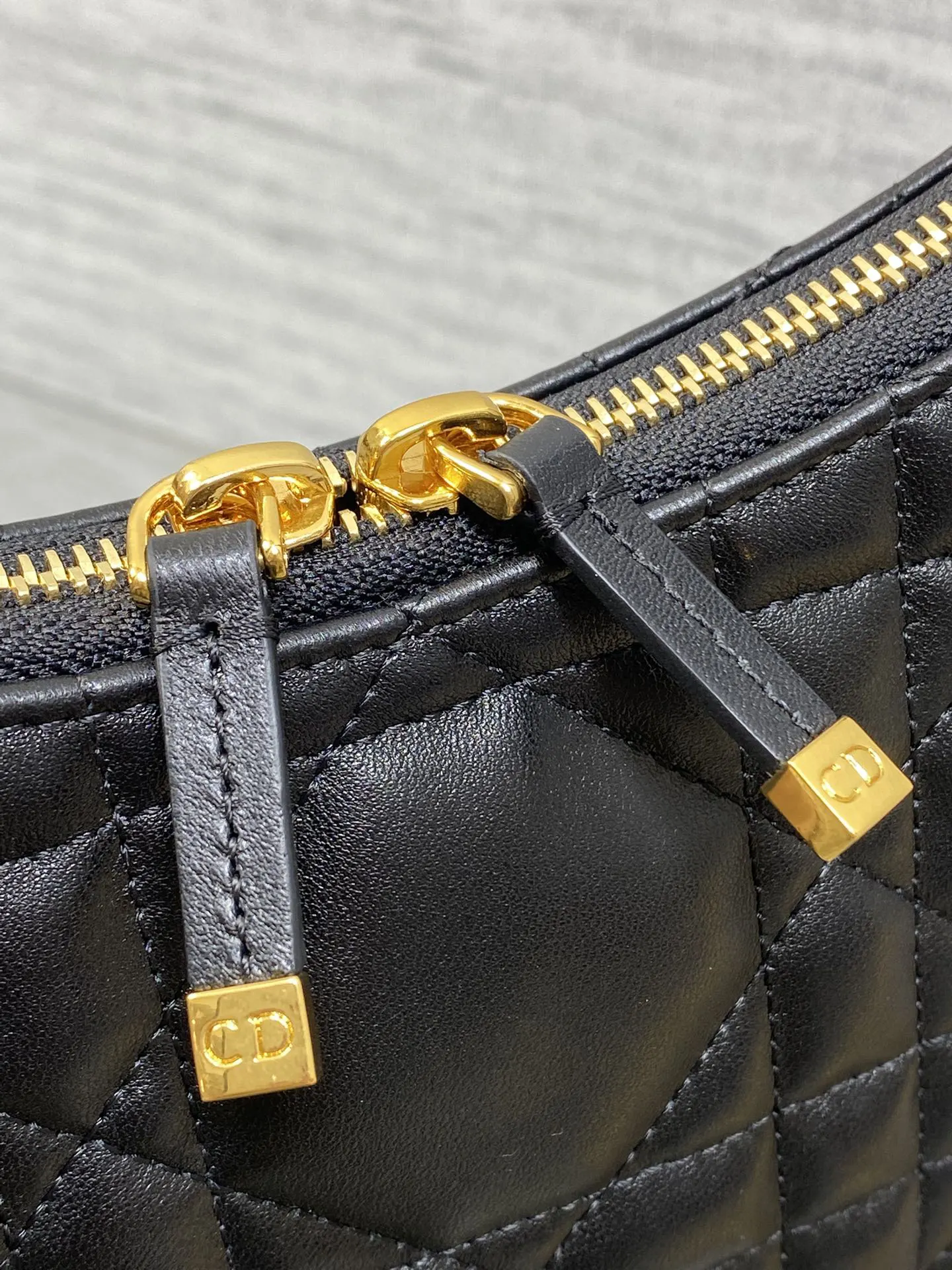 Dior 黑色羊皮链条腋下包 单肩款