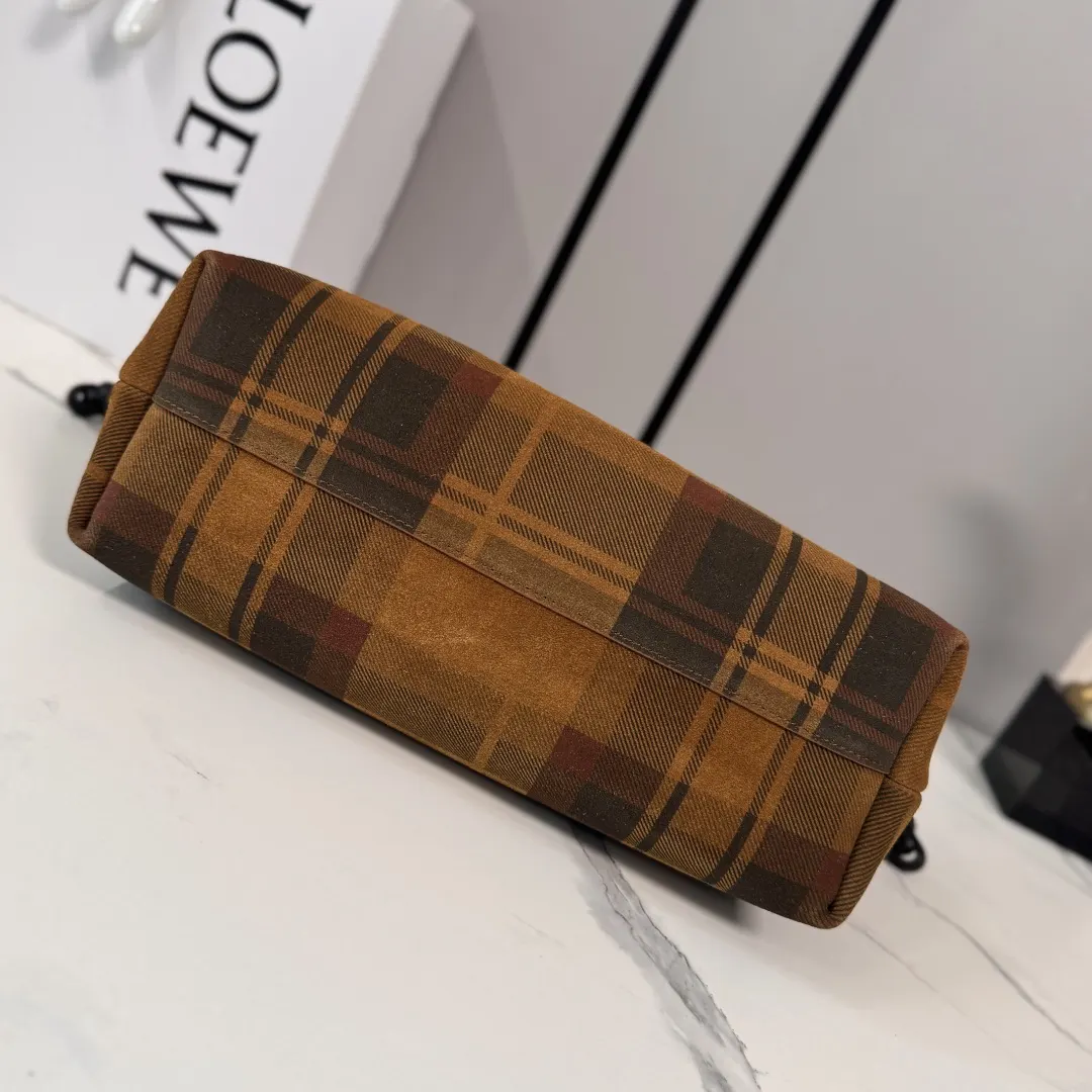 羊皮 免 少 LO℮w℮ 中号格纹绒面革 Flam 鏈條包 精致鏈條款